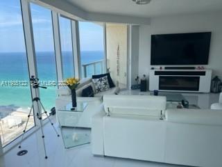 La Perla Condo