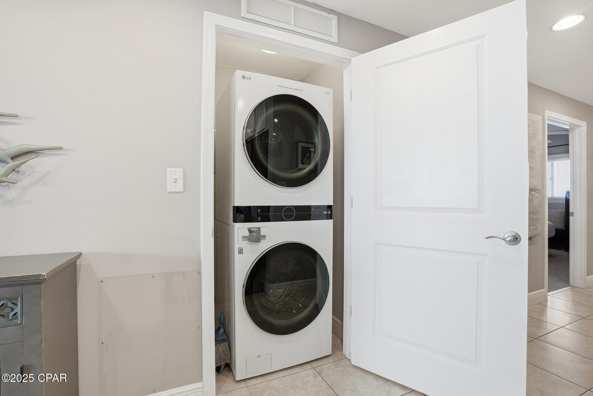 Image 33 For 16701 Front Beach Road 2004