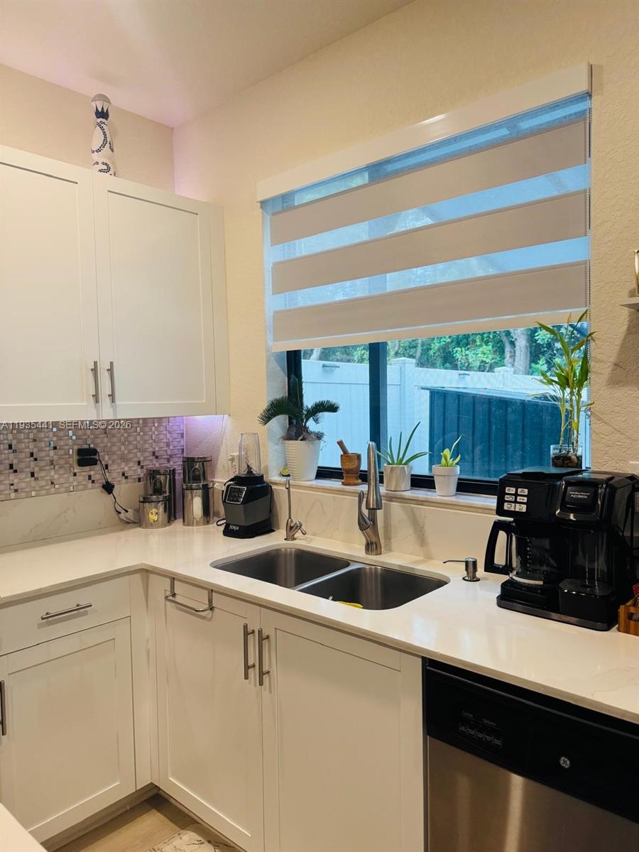 Homes for sale in Hialeah Gardens, FL | 10589 W 32Nd Ln, Hialeah Gardens, FL 33018 | MLS# A11935441