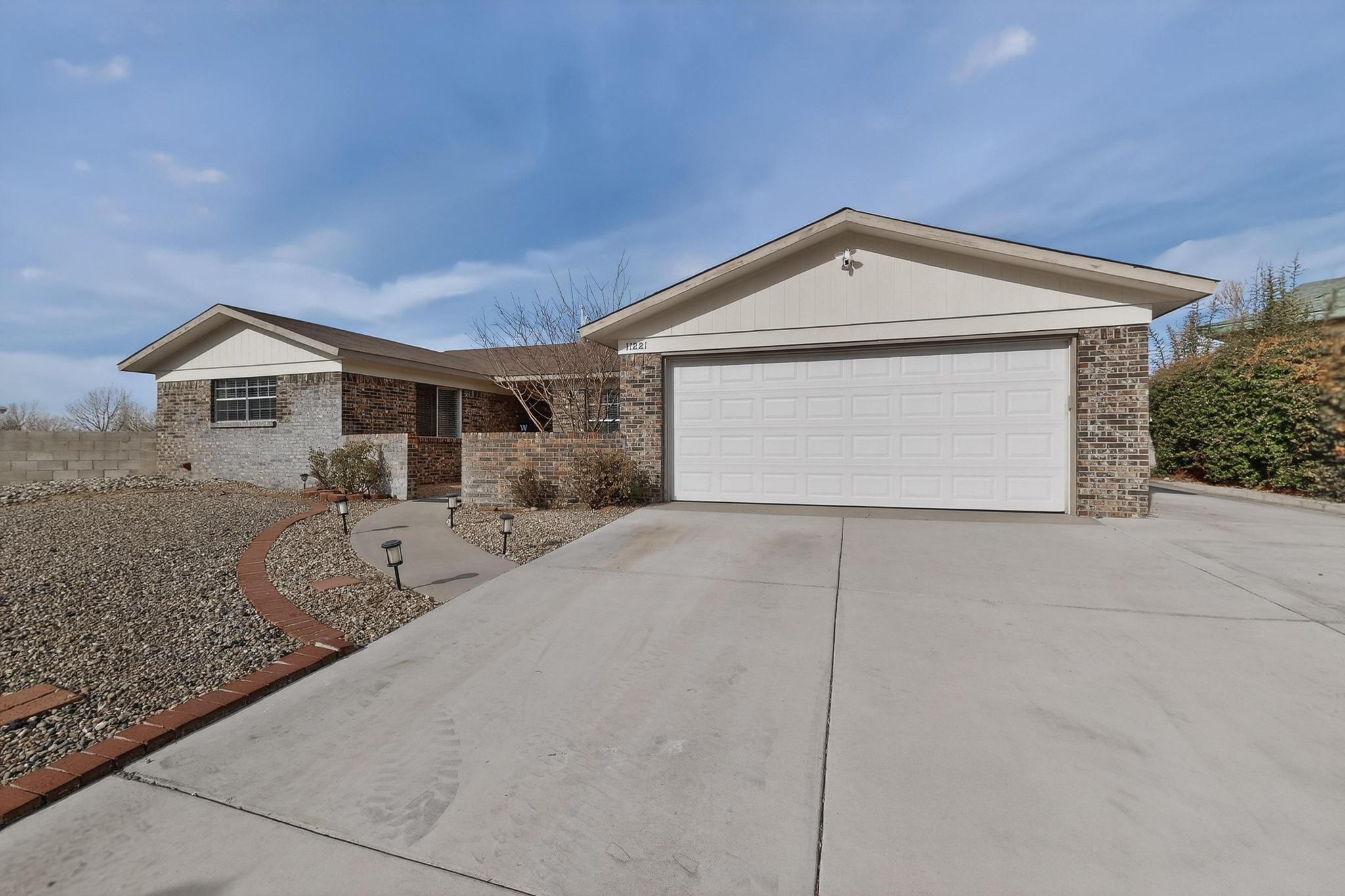 Homes for sale in Albuquerque, NM | 11221 Baja Dr Ne, Albuquerque, NM 87111 | MLS# 1096029