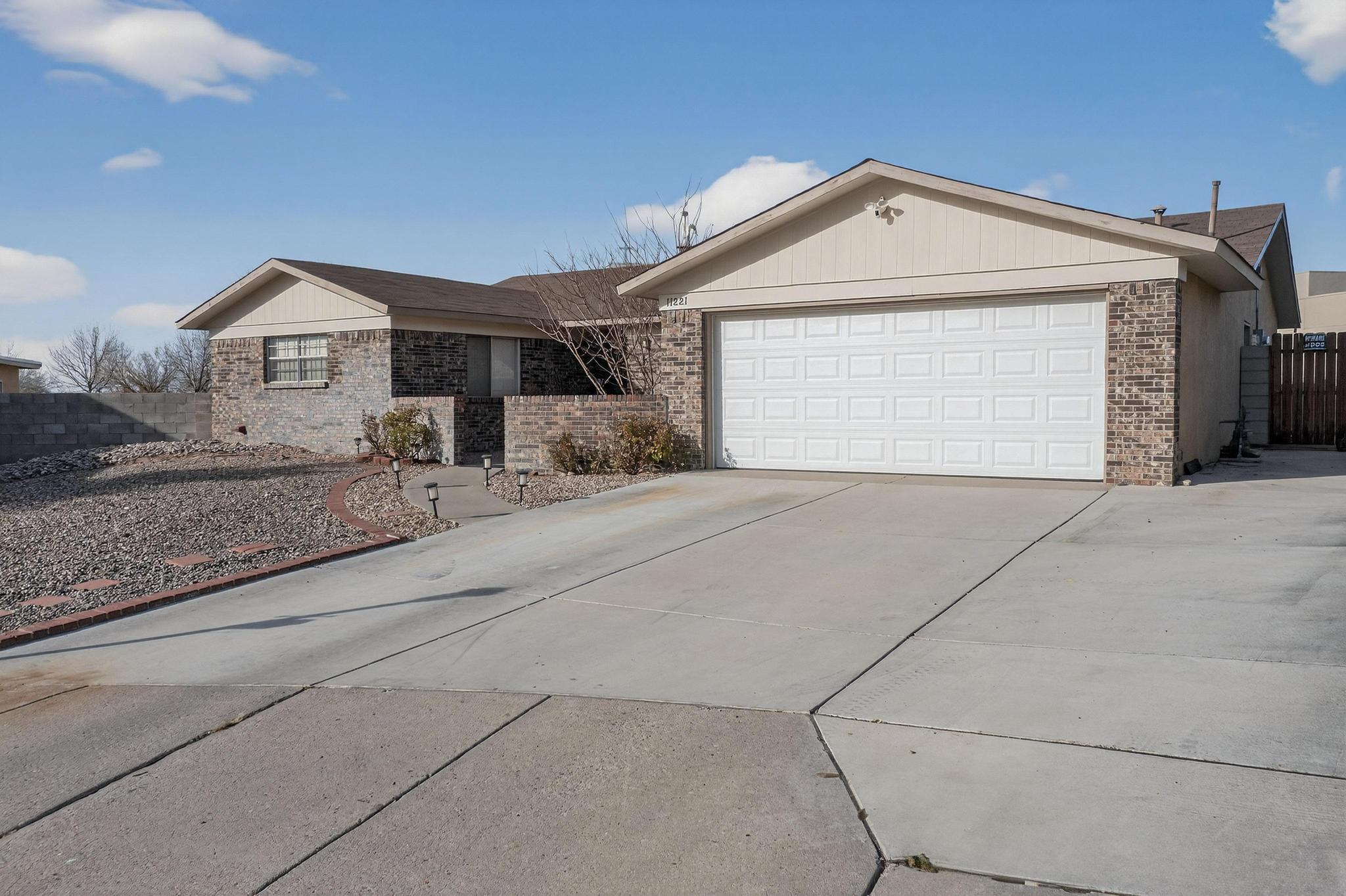 Homes for sale in Albuquerque, NM | 11221 Baja Dr Ne, Albuquerque, NM 87111 | MLS# 1096029