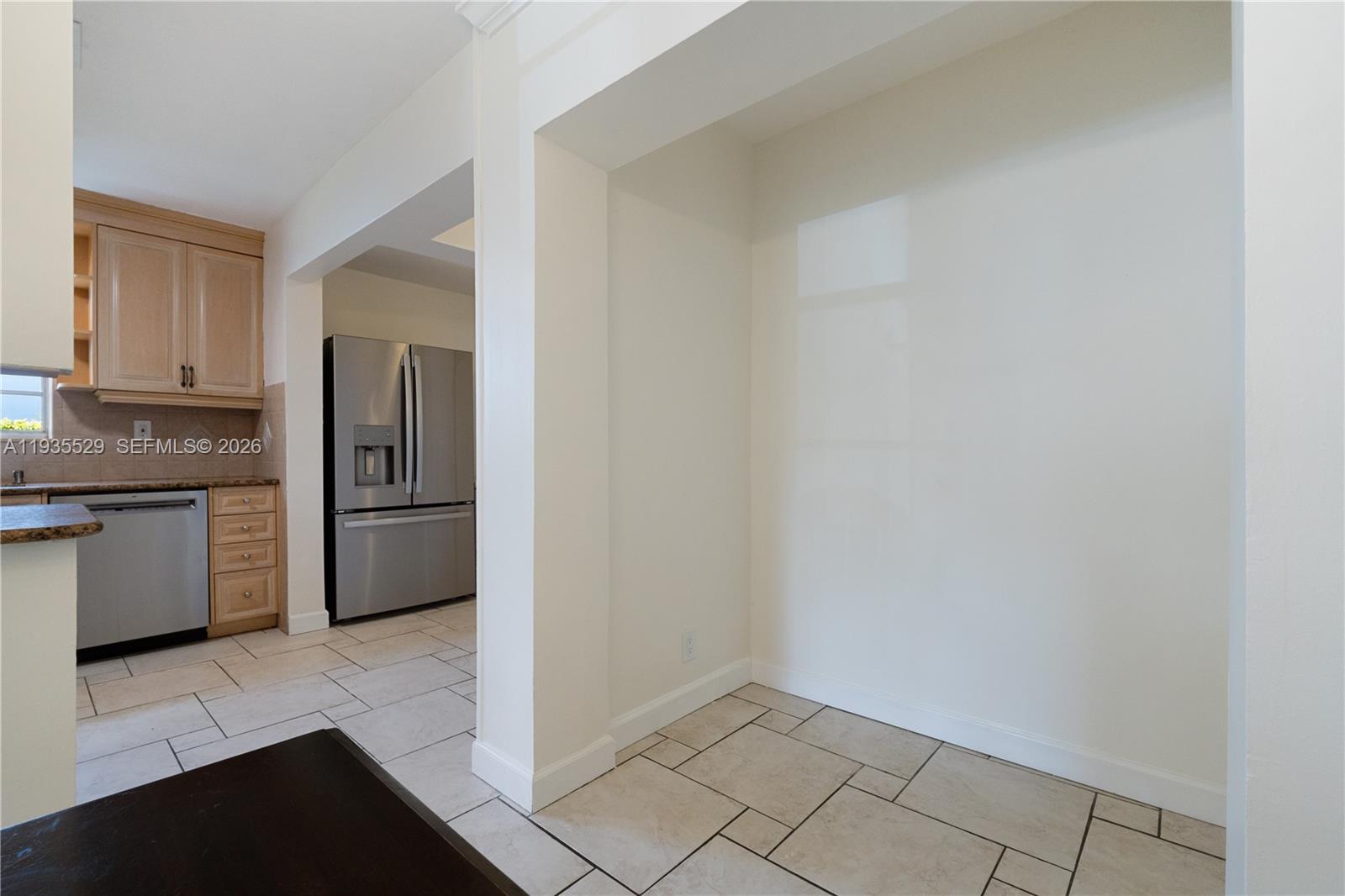 Elegant master bedroom retreat at 232 6th St - Home in Dania Beach