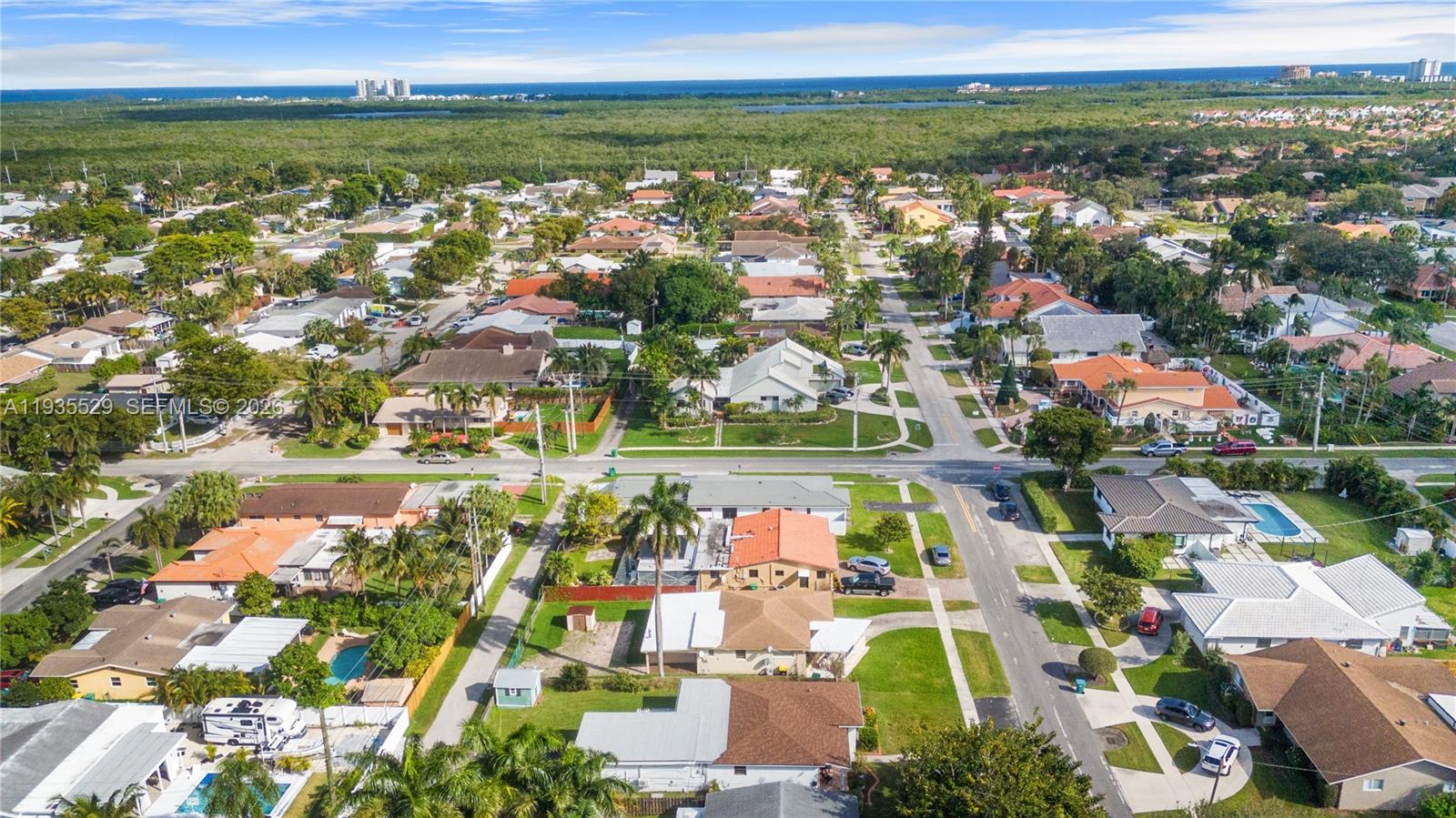 Elegant master bedroom retreat at 232 6th St - Home in Dania Beach