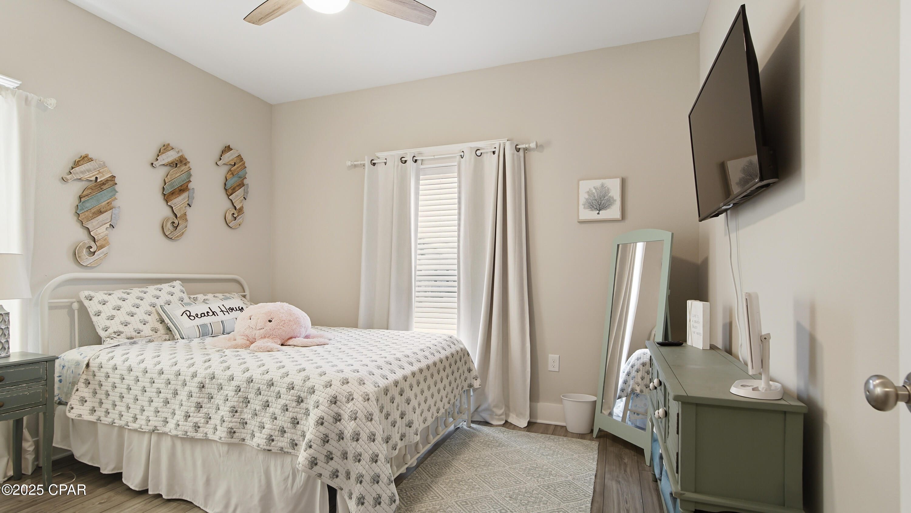 Image 24 For 102 St Charles Street