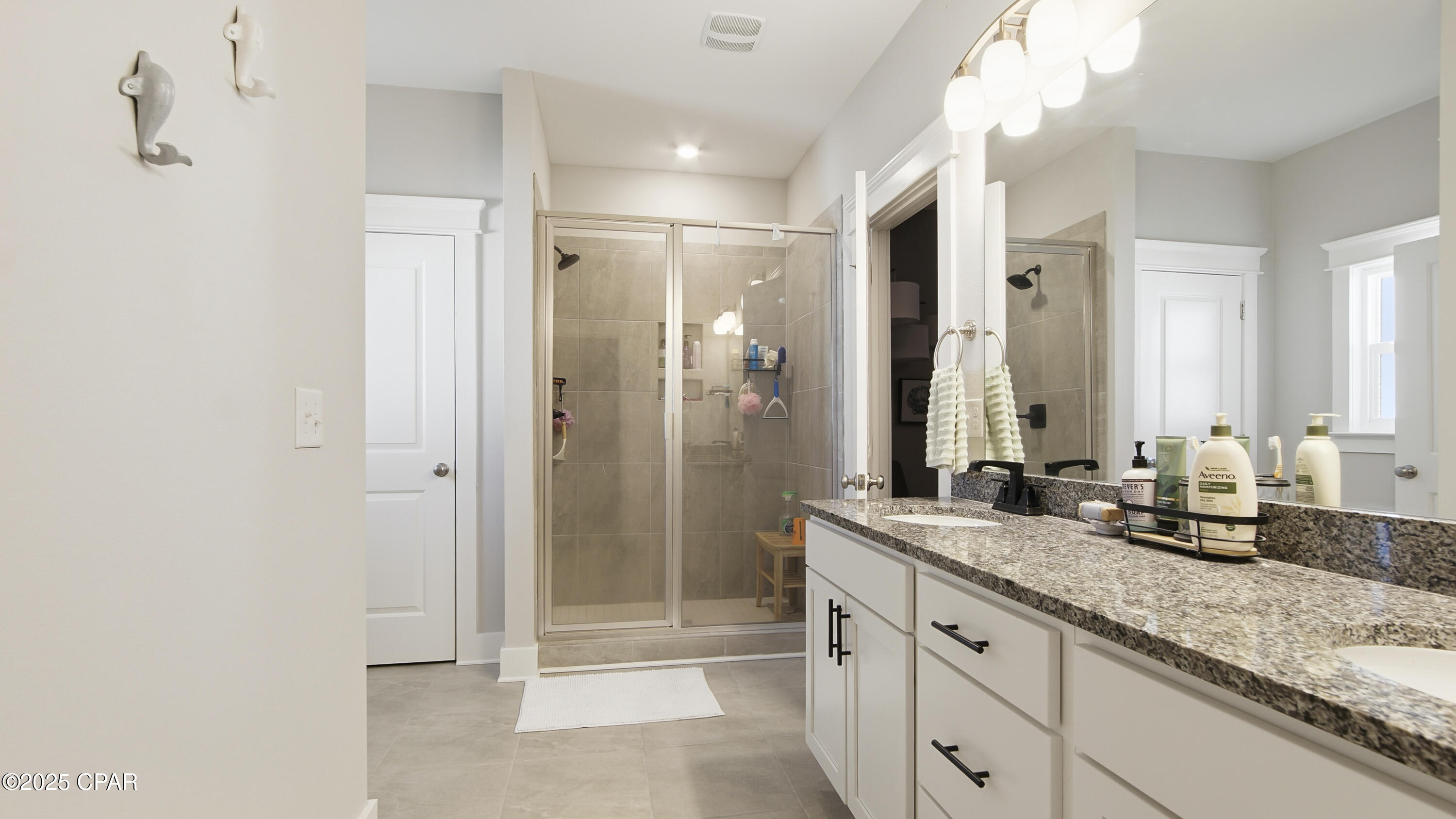 Image 35 For 102 St Charles Street