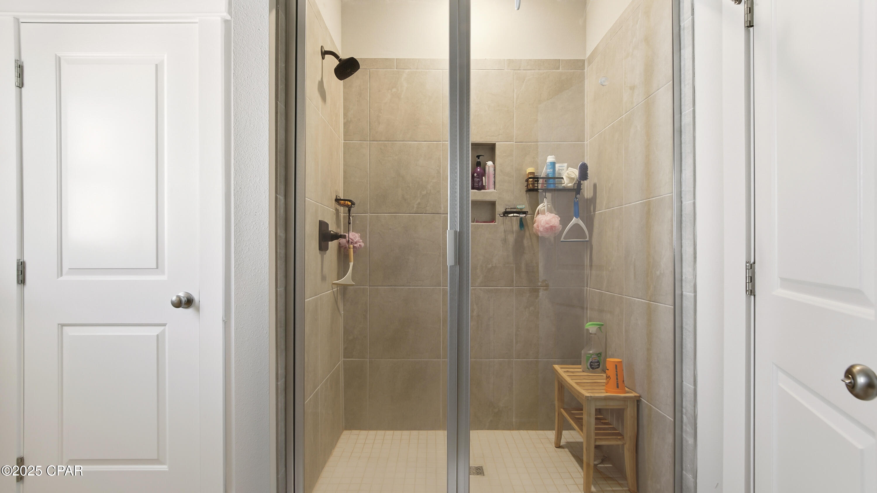 Image 36 For 102 St Charles Street