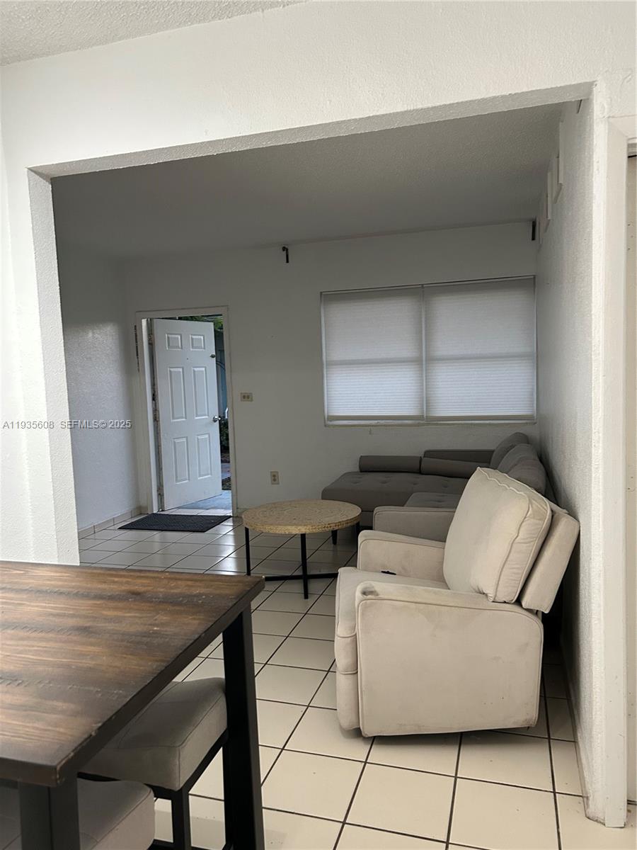 Marseilles Deco Condo