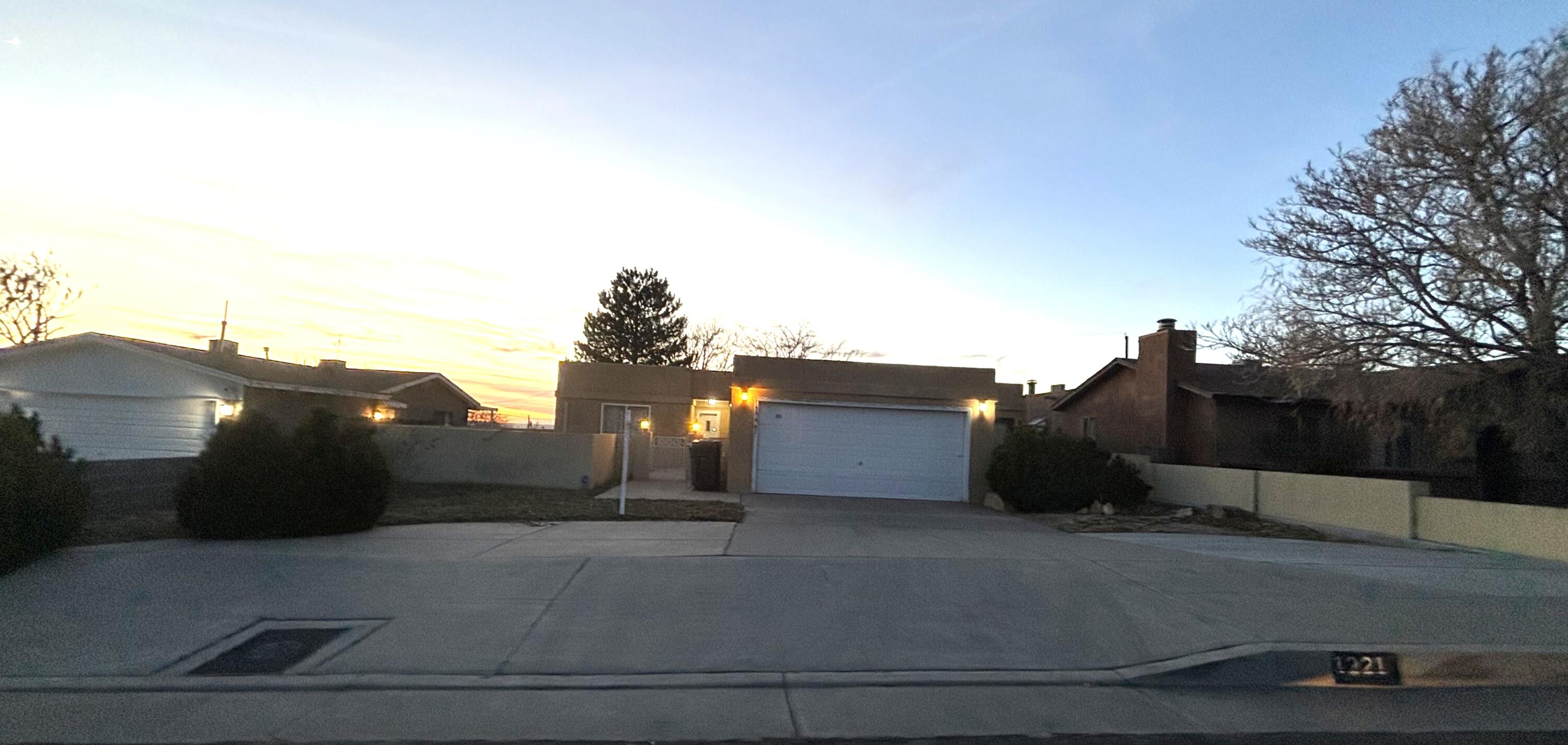 1221 La Charles Drive, Albuquerque NM 87112