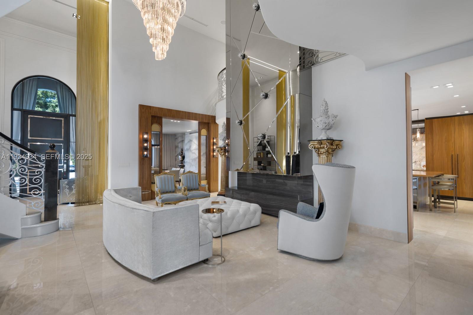 176 S Hibiscus Drive