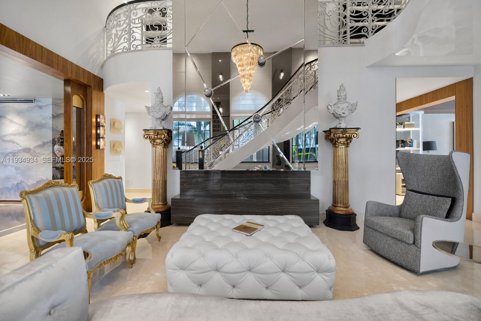 176 S Hibiscus Drive