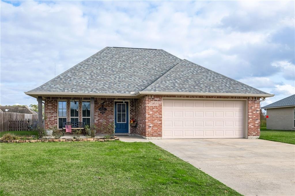 Homes for sale in Livingston, LA | 28328 Lake Salvador Rd, Livingston, LA 70754 | MLS# 2535650