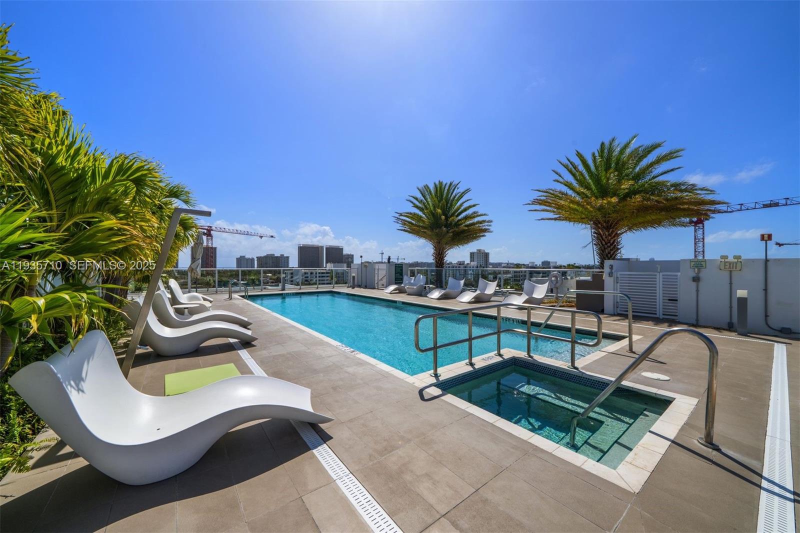 Le Jardin House Condo