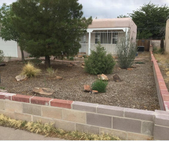 Homes for sale in Albuquerque, NM | 612 W Monroe St Se, Albuquerque, NM 87108 | MLS# 1096059