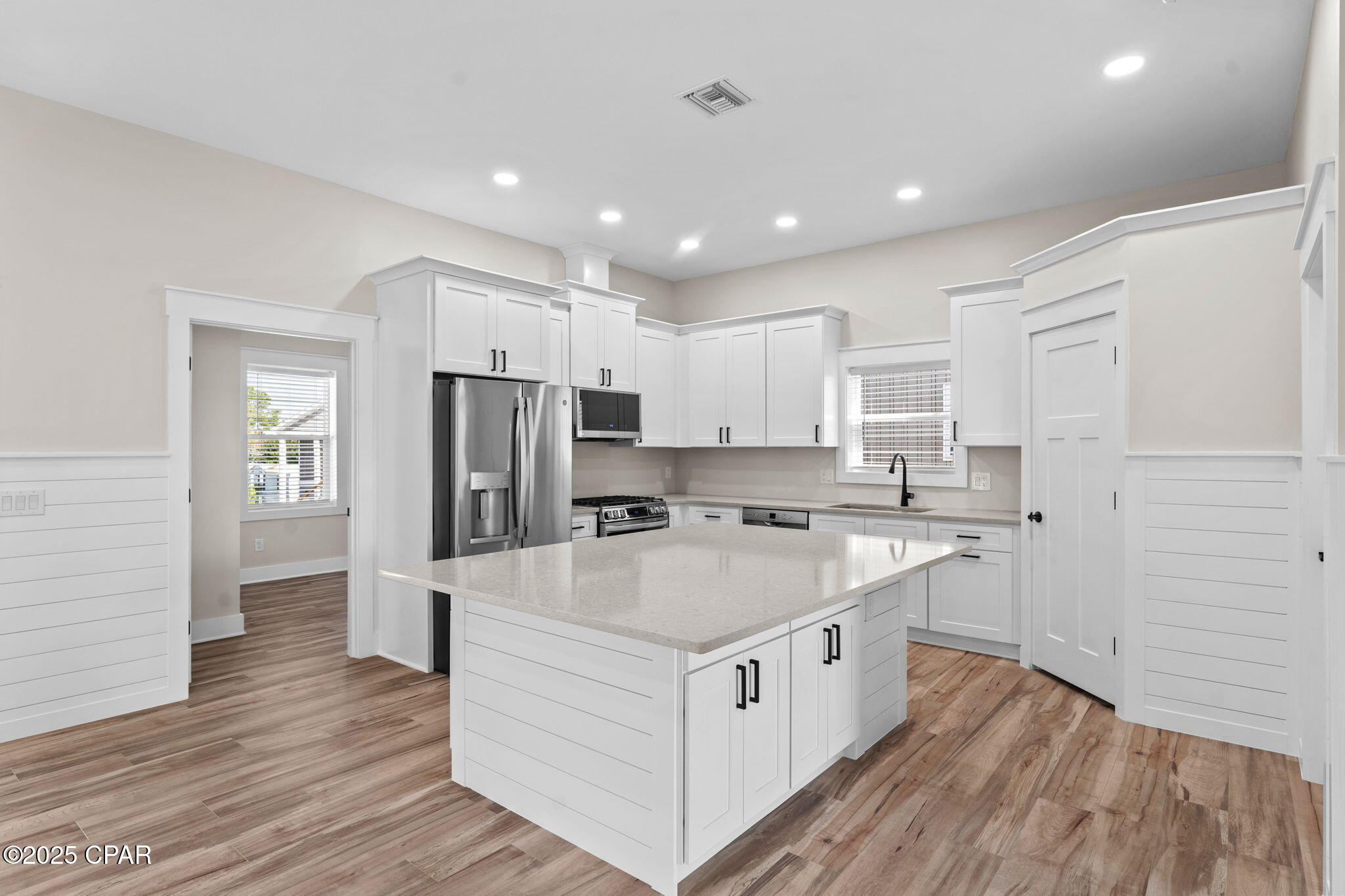 Image 24 For 6714 Harbour Boulevard