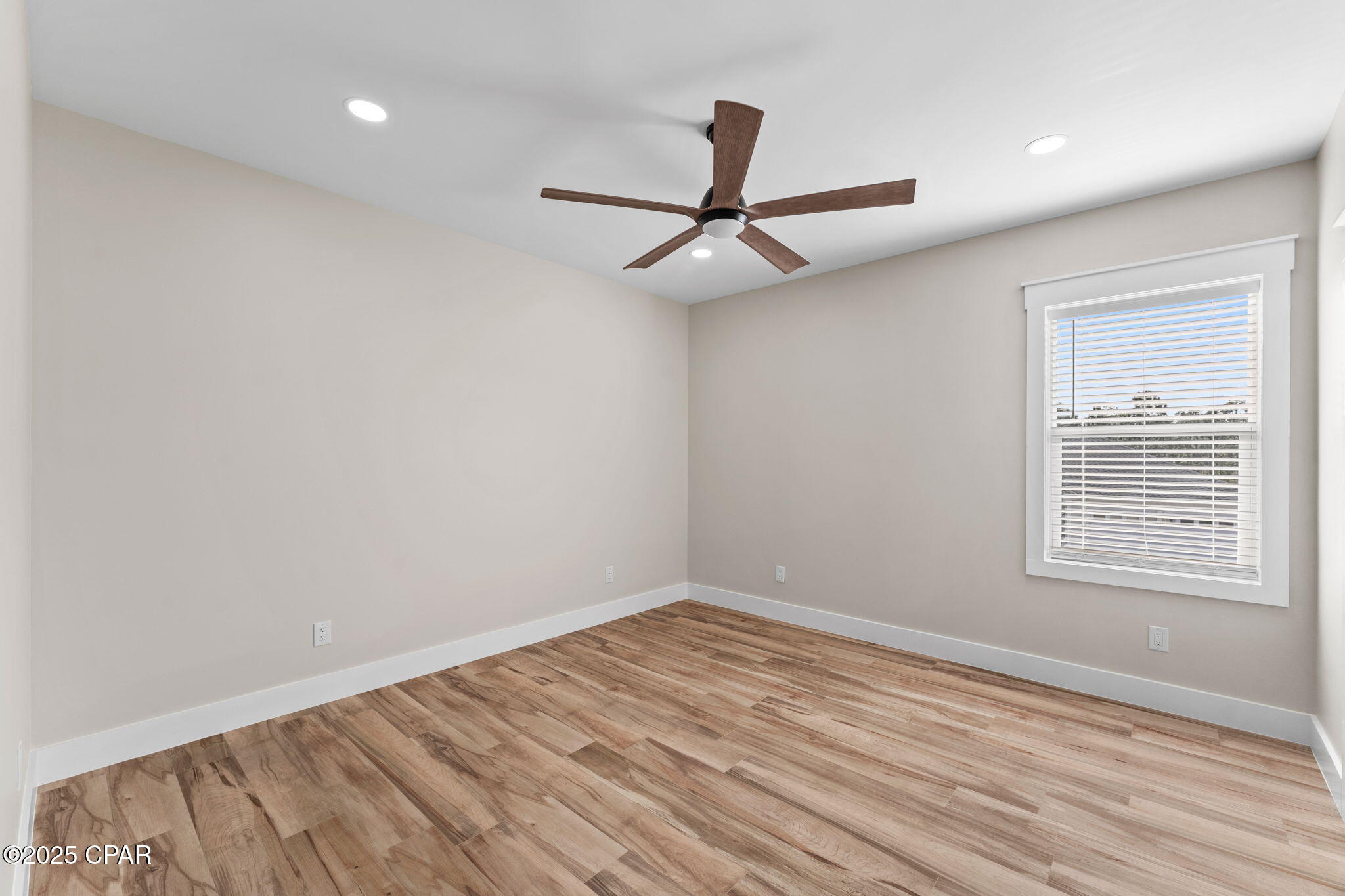 Image 41 For 6714 Harbour Boulevard