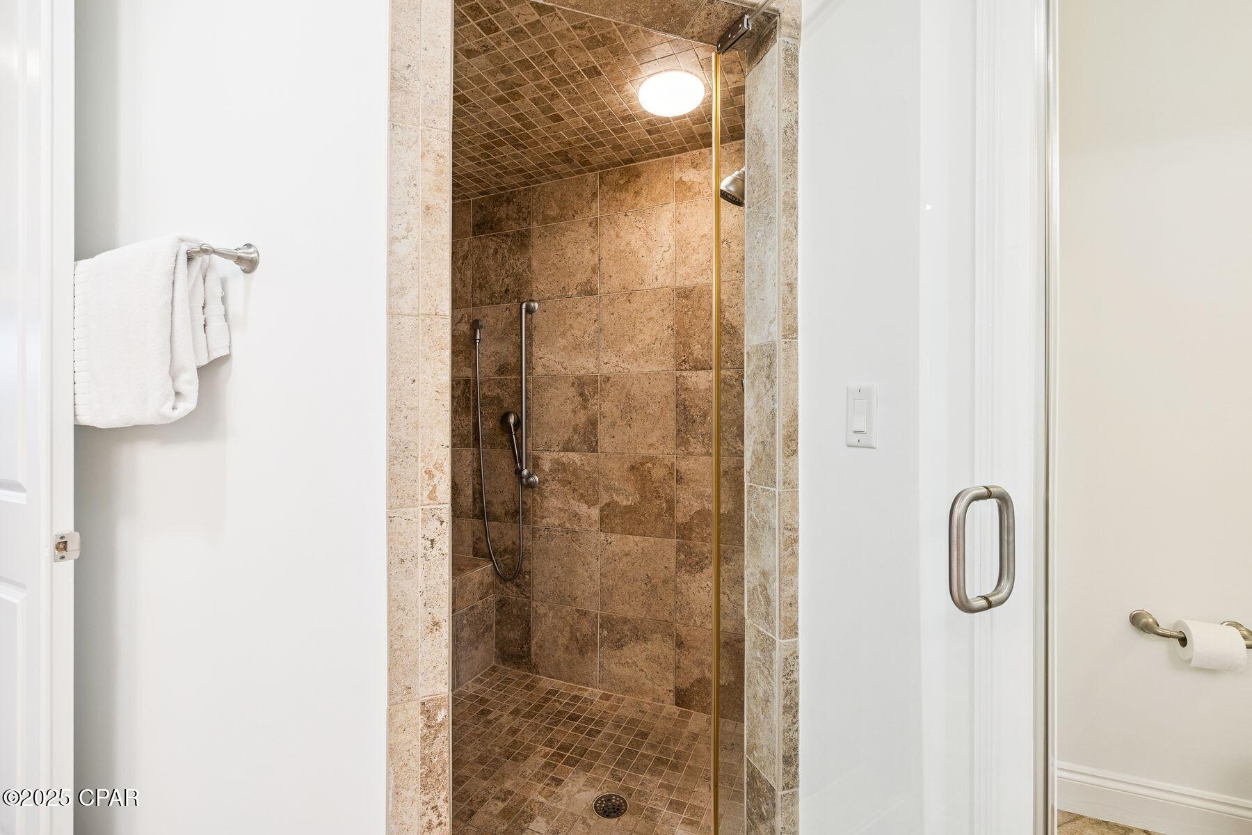 Listing photo id 14 for 118 Carillon Market Street 102