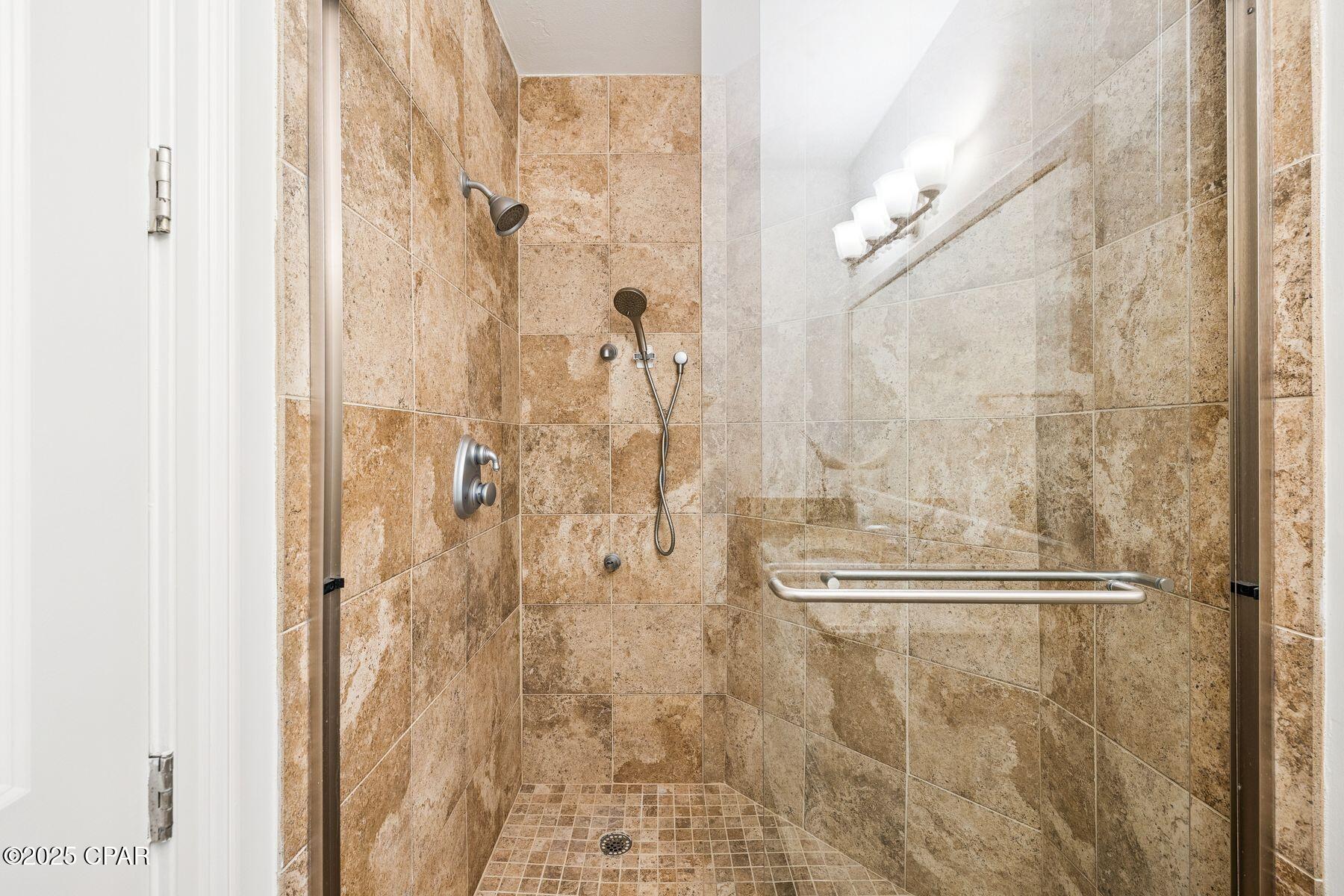 Image 18 For 118 Carillon Market Street 102