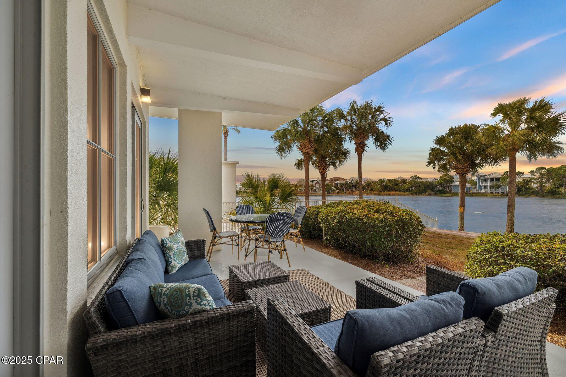 Image 2 For 118 Carillon Market Street 102