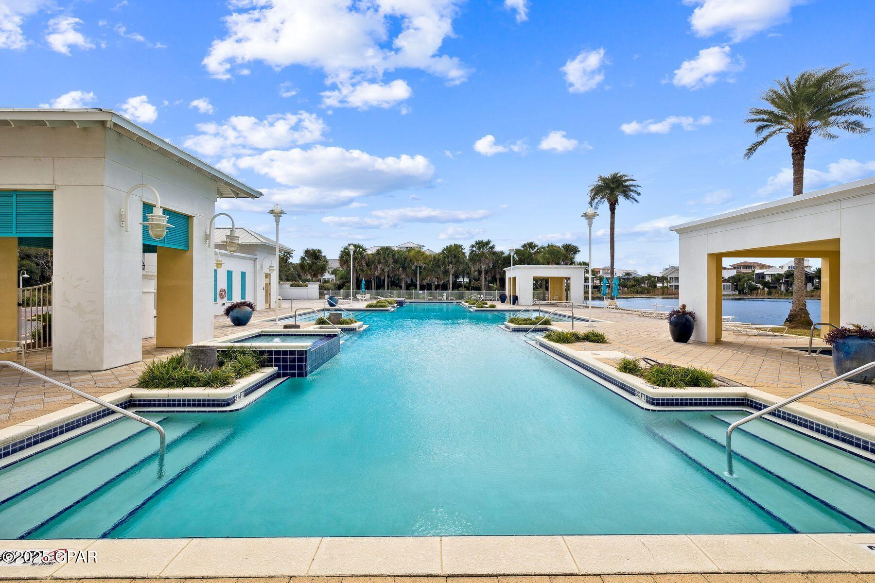 Image 27 For 118 Carillon Market Street 102