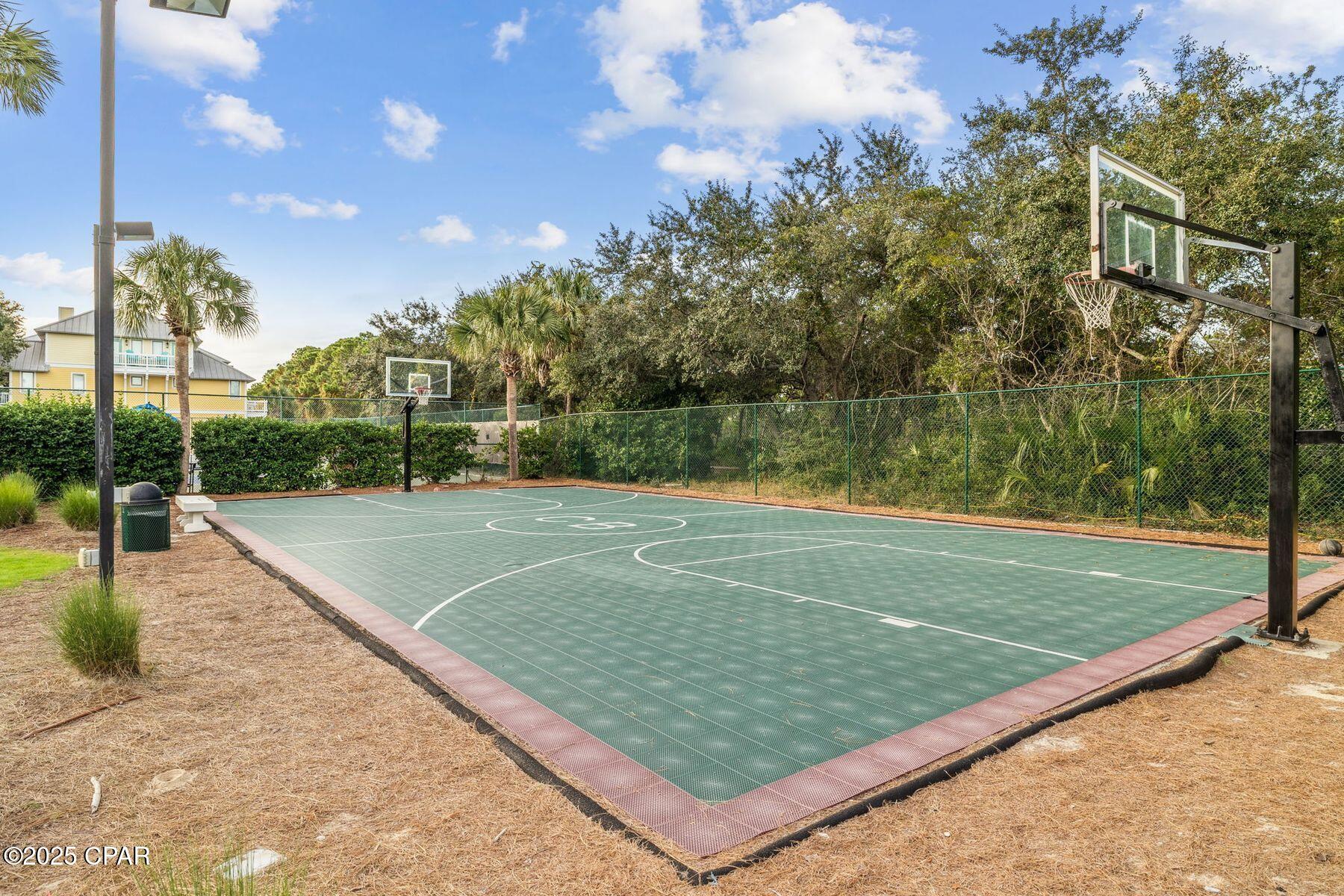 Image 38 For 118 Carillon Market Street 102