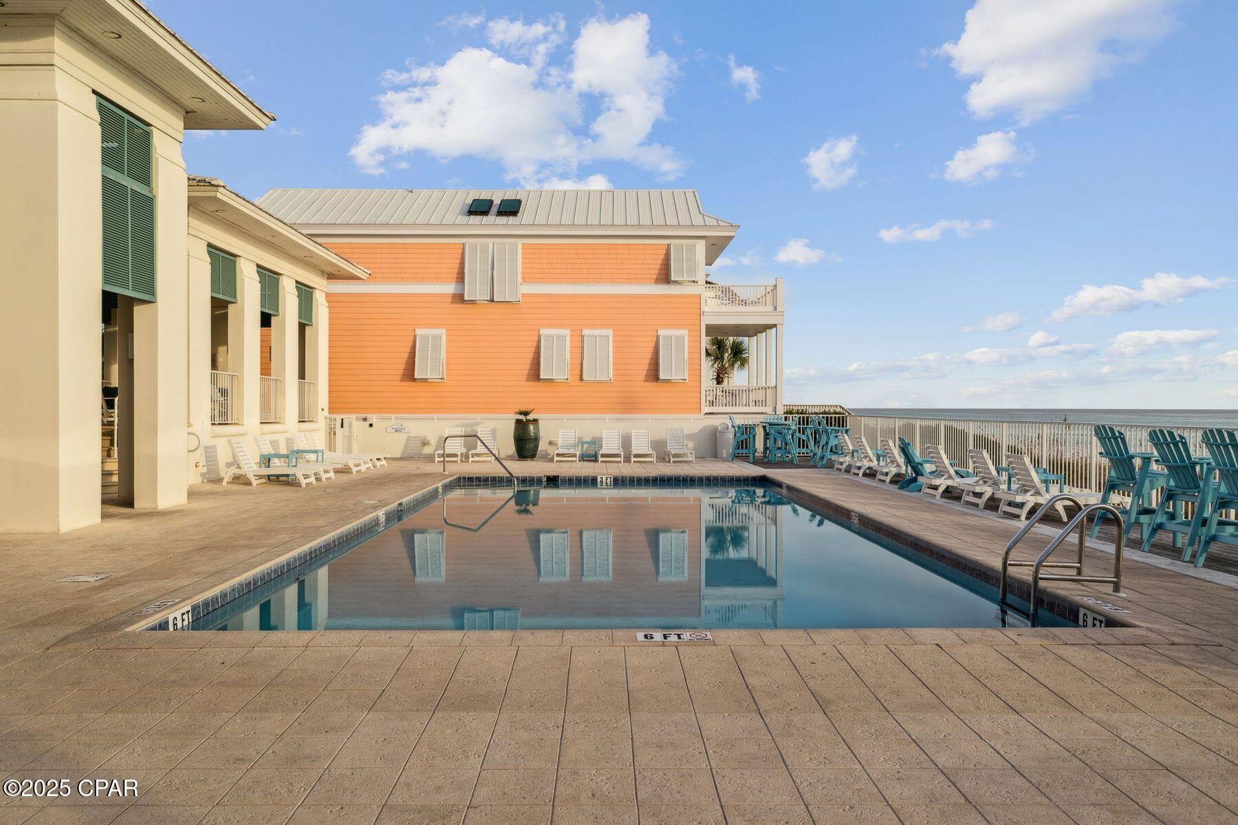 Listing photo id 46 for 118 Carillon Market Street 102