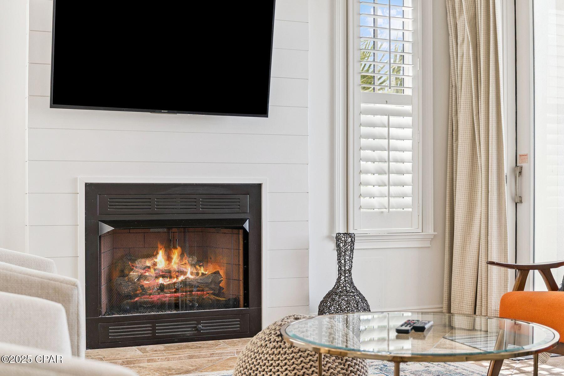 Listing photo id 8 for 118 Carillon Market Street 102