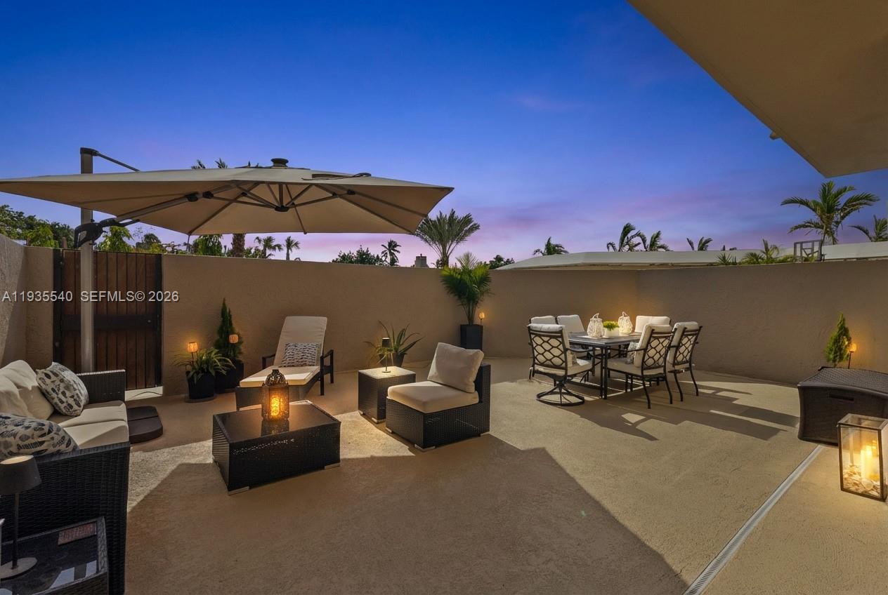 The Emeraldbay @ Key Colo