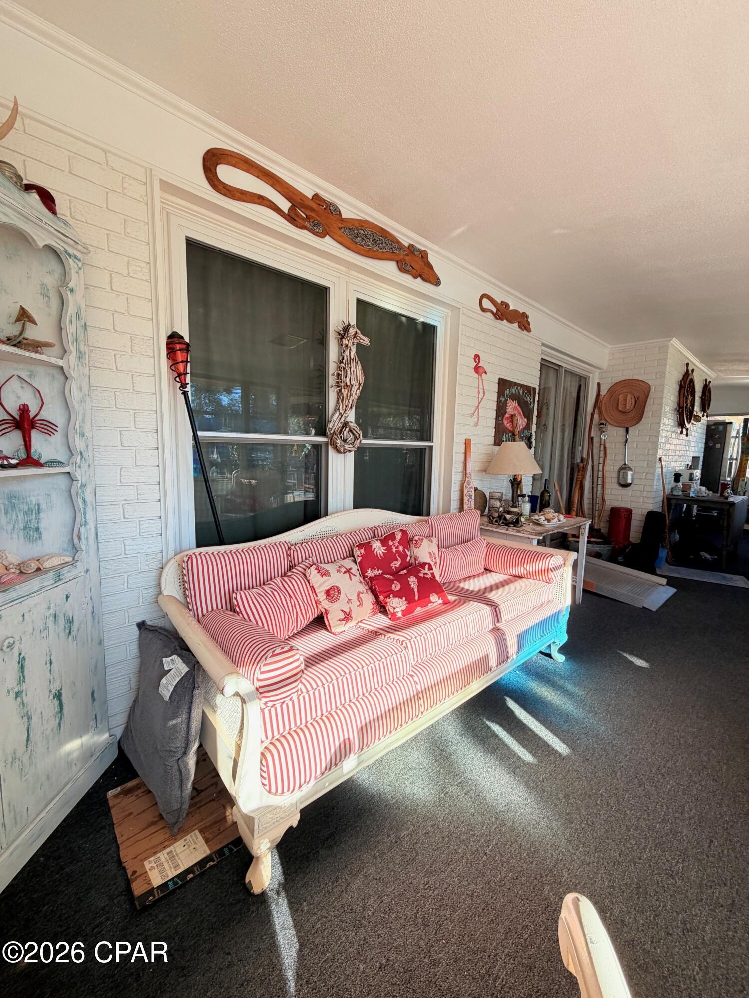 Listing photo id 8 for 405 Bay Shore Drive