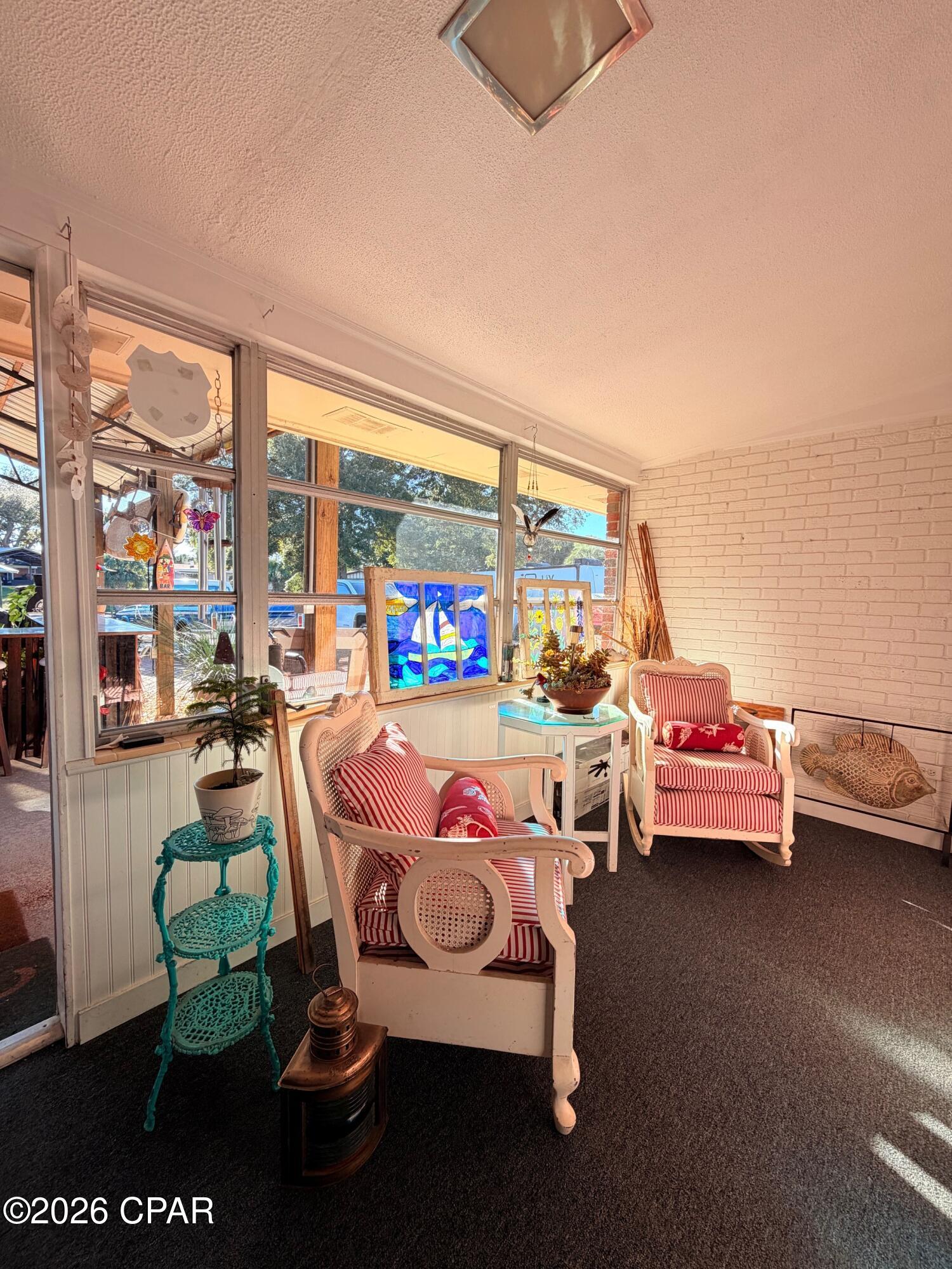 Listing photo id 9 for 405 Bay Shore Drive