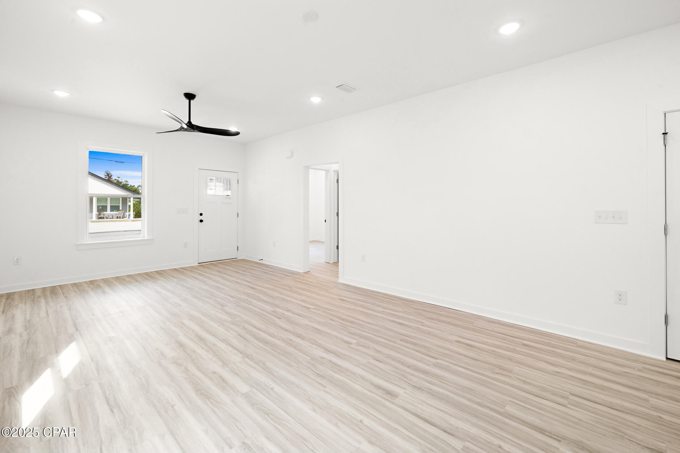 Image 13 For 910 9th Court