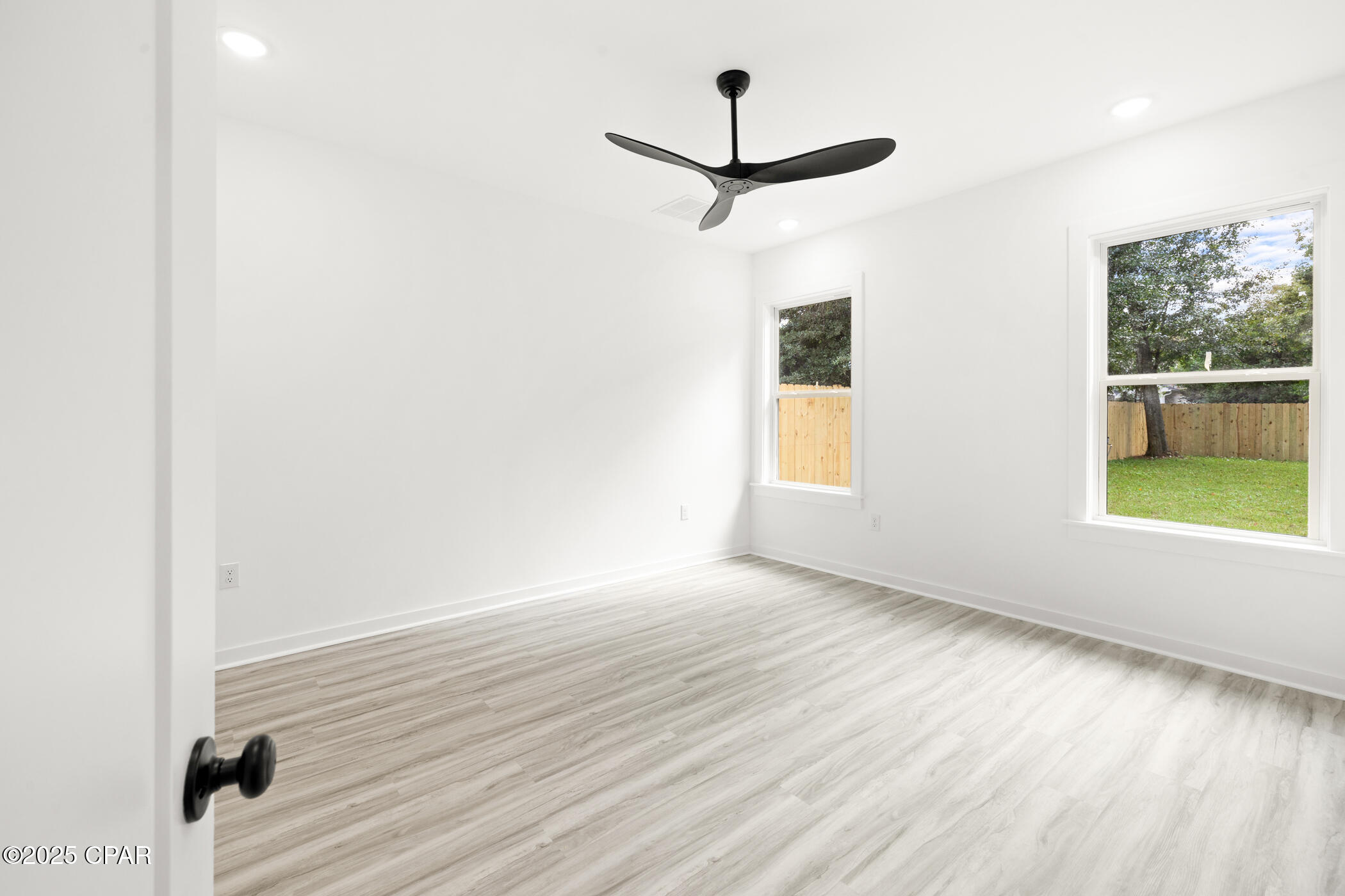 Image 17 For 910 9th Court