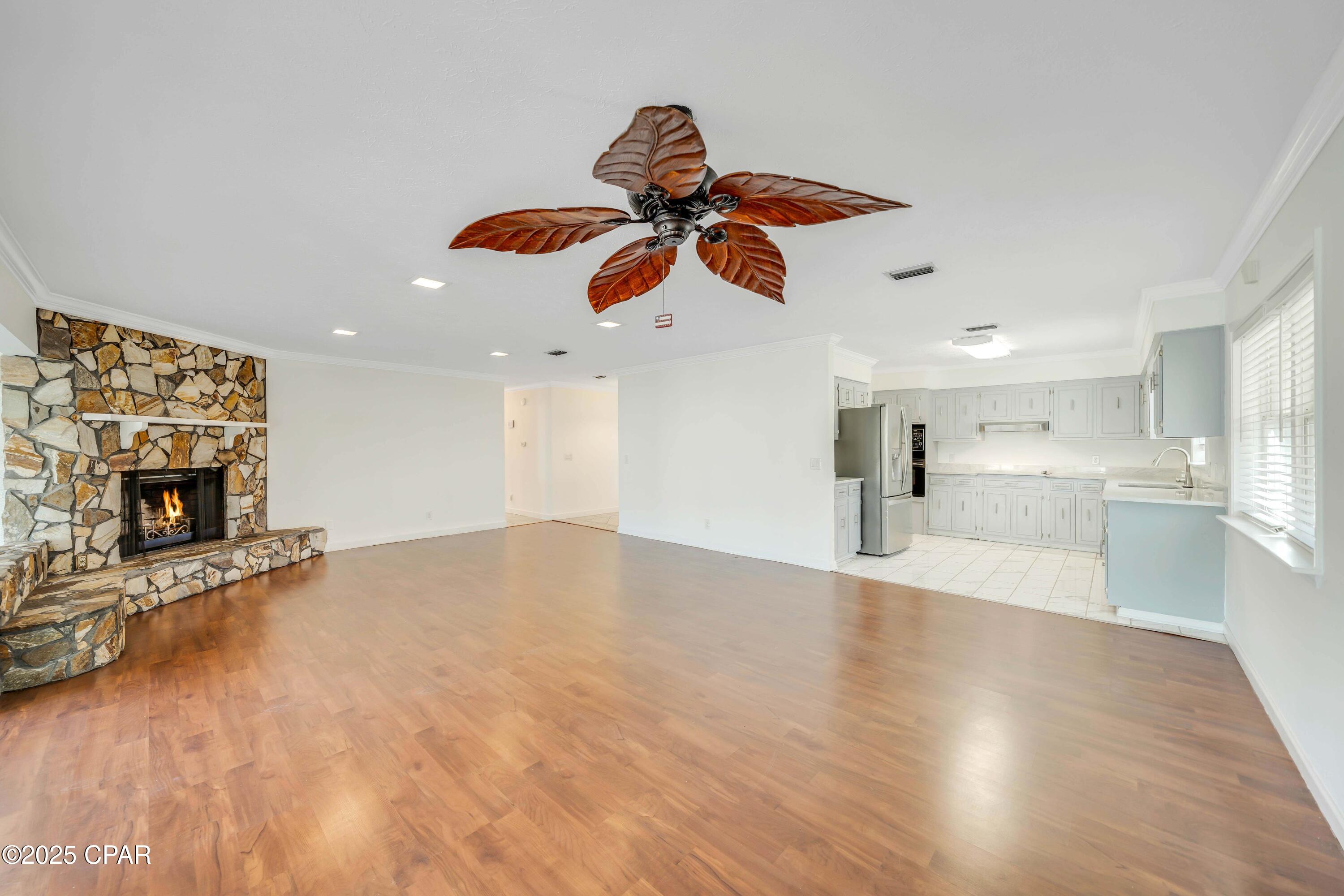 Image 7 For 205 Sunset Lane