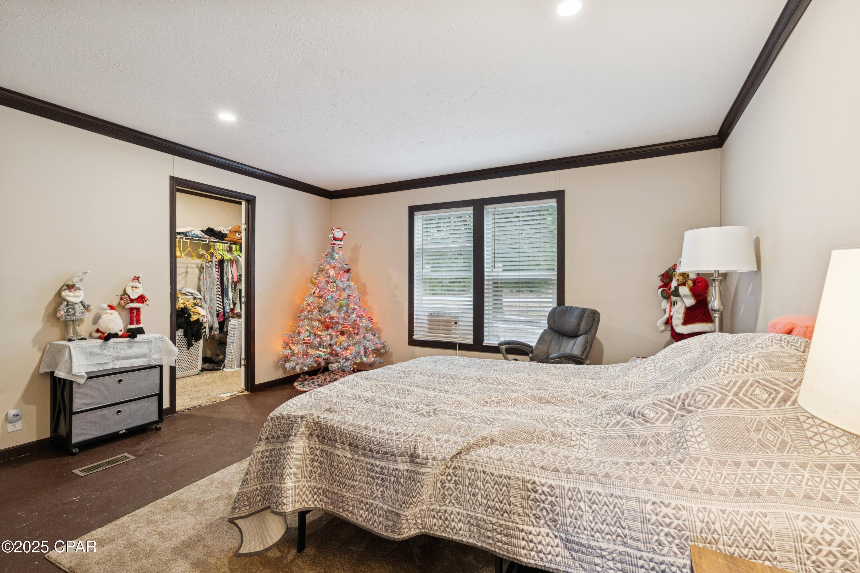 Image 13 For 214 Lakepoint Road