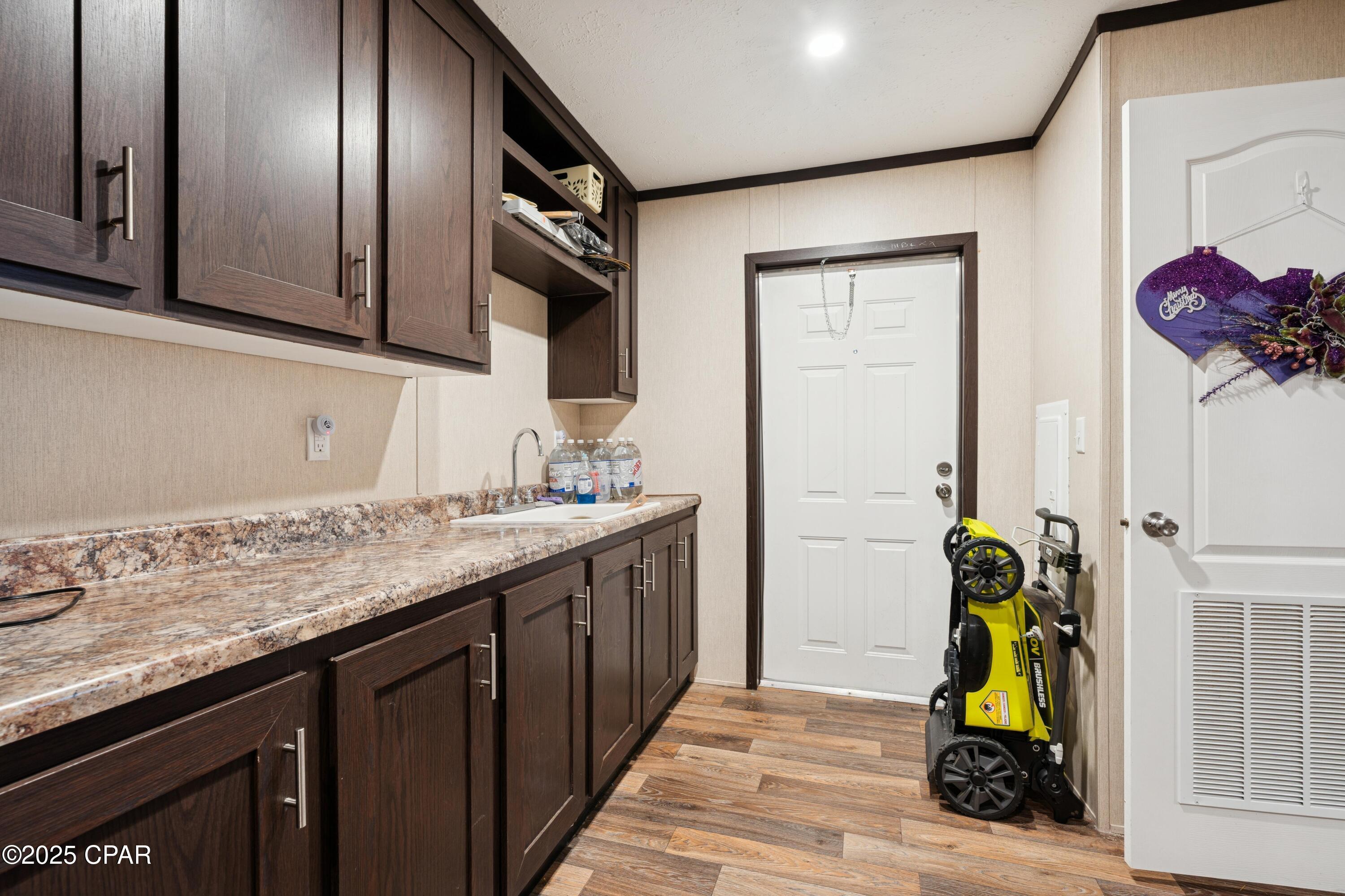 Image 17 For 214 Lakepoint Road