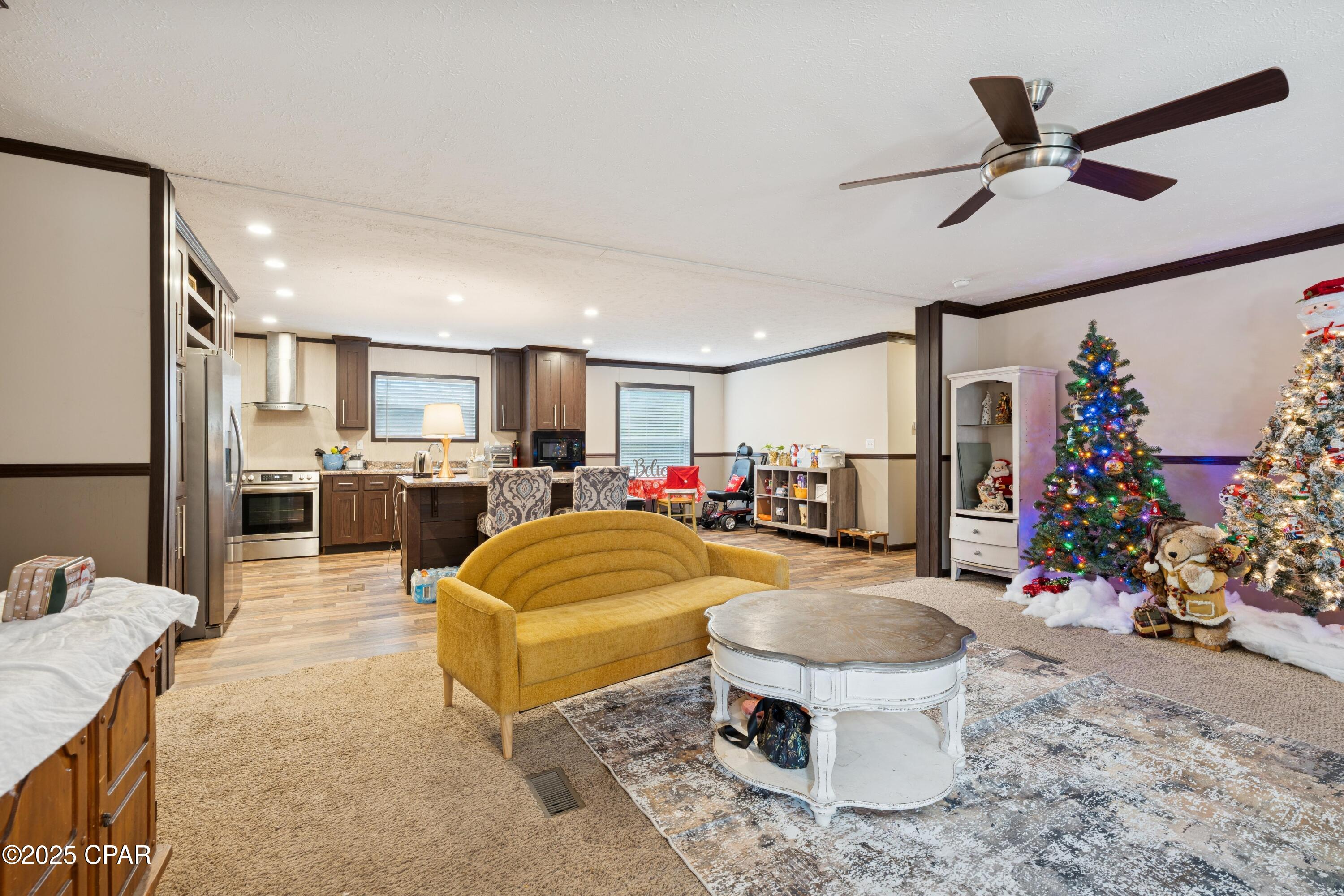 Image 4 For 214 Lakepoint Road