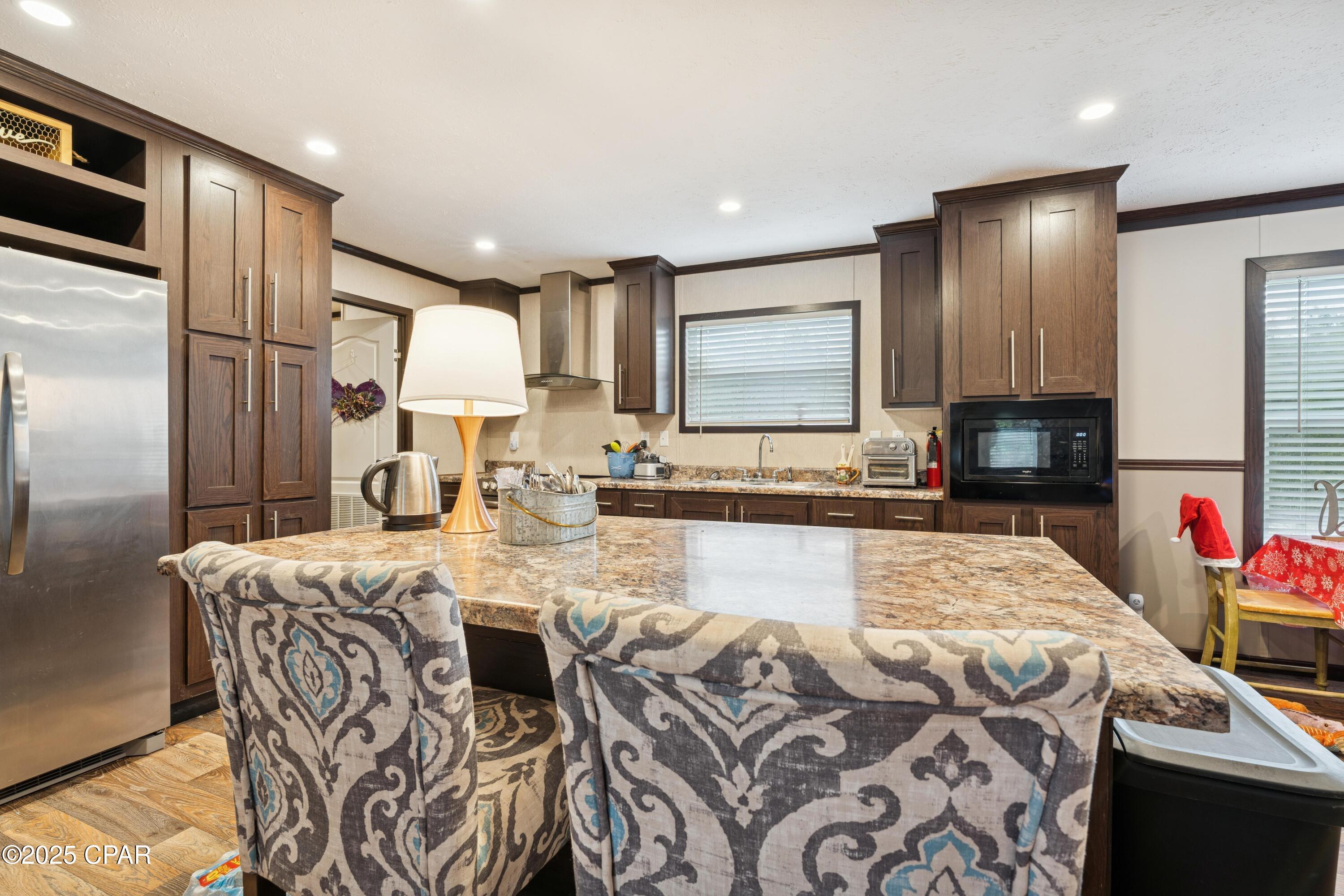 Image 7 For 214 Lakepoint Road