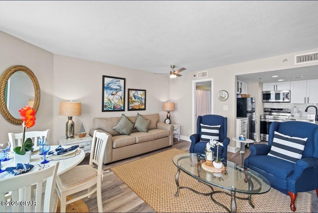 Image 6 For 9850 Thomas Drive 1011w