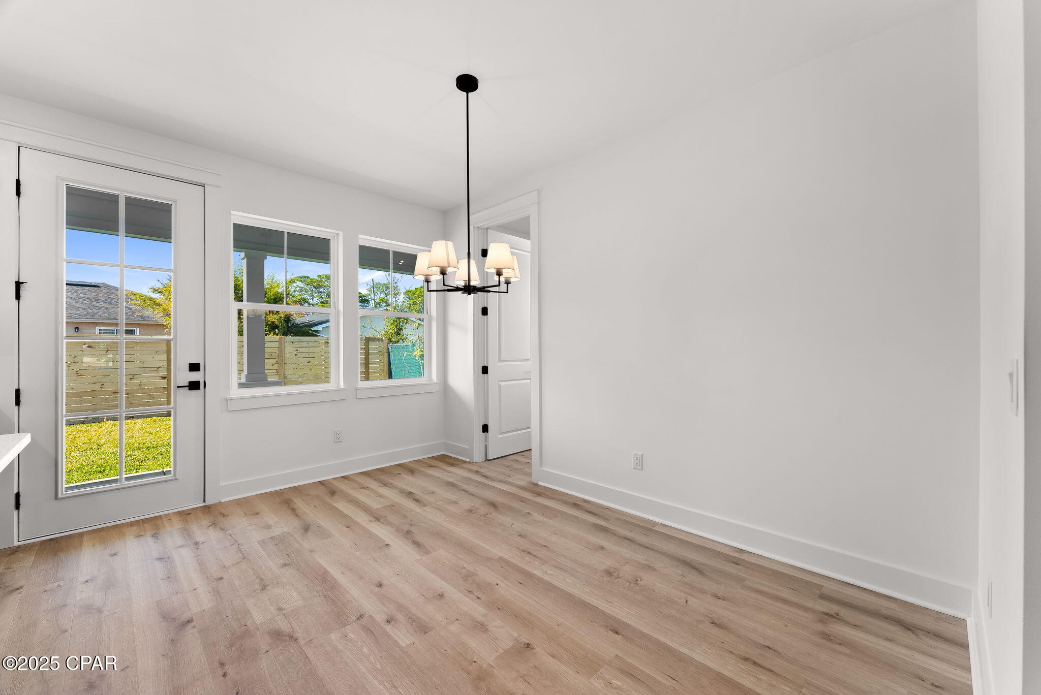 Image 20 For 515 Pinetree Drive