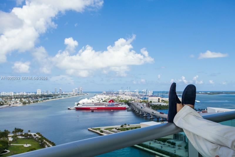 900 Biscayne Bay Condo