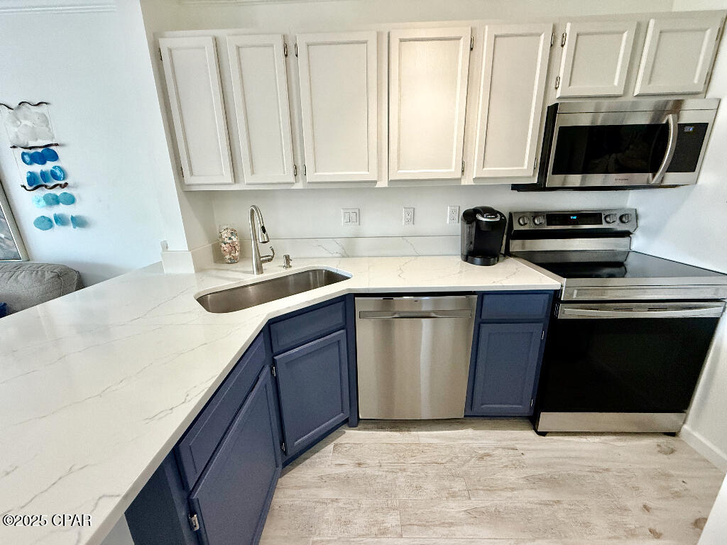 Image 3 For 775 Gulf Shore Drive 8223