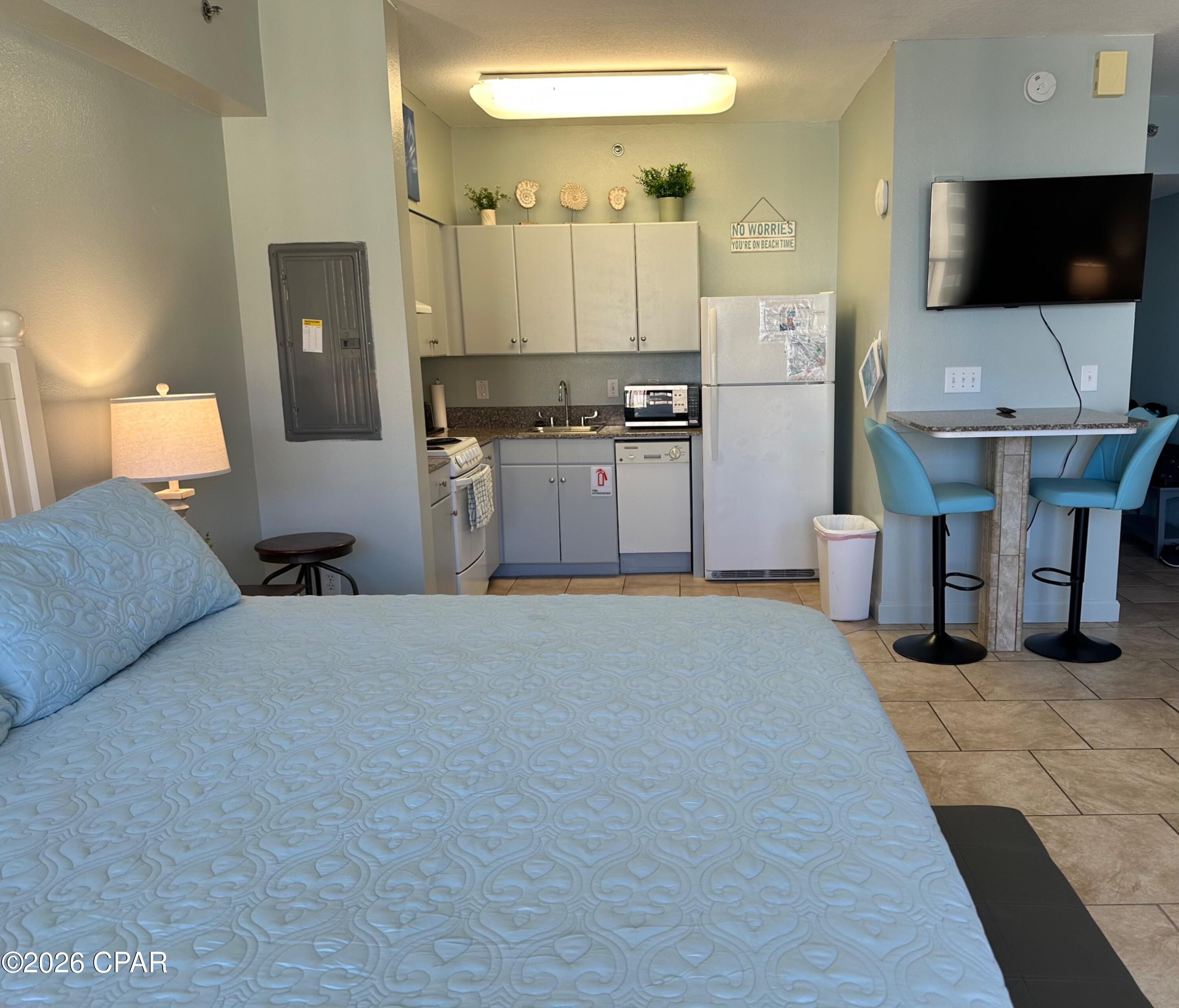 Image 2 For 9900 Thomas Drive 1805