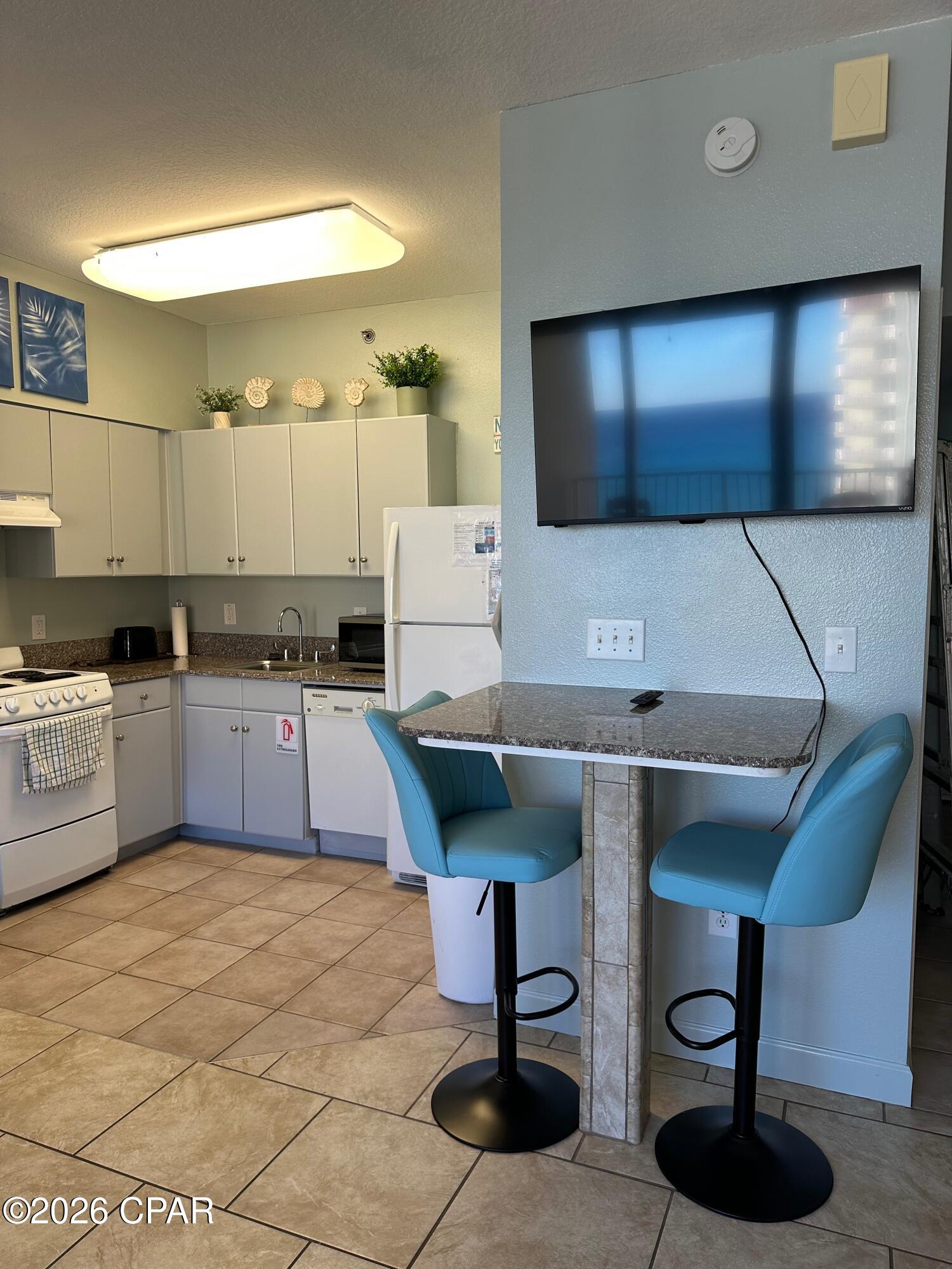 Image 4 For 9900 Thomas Drive 1805