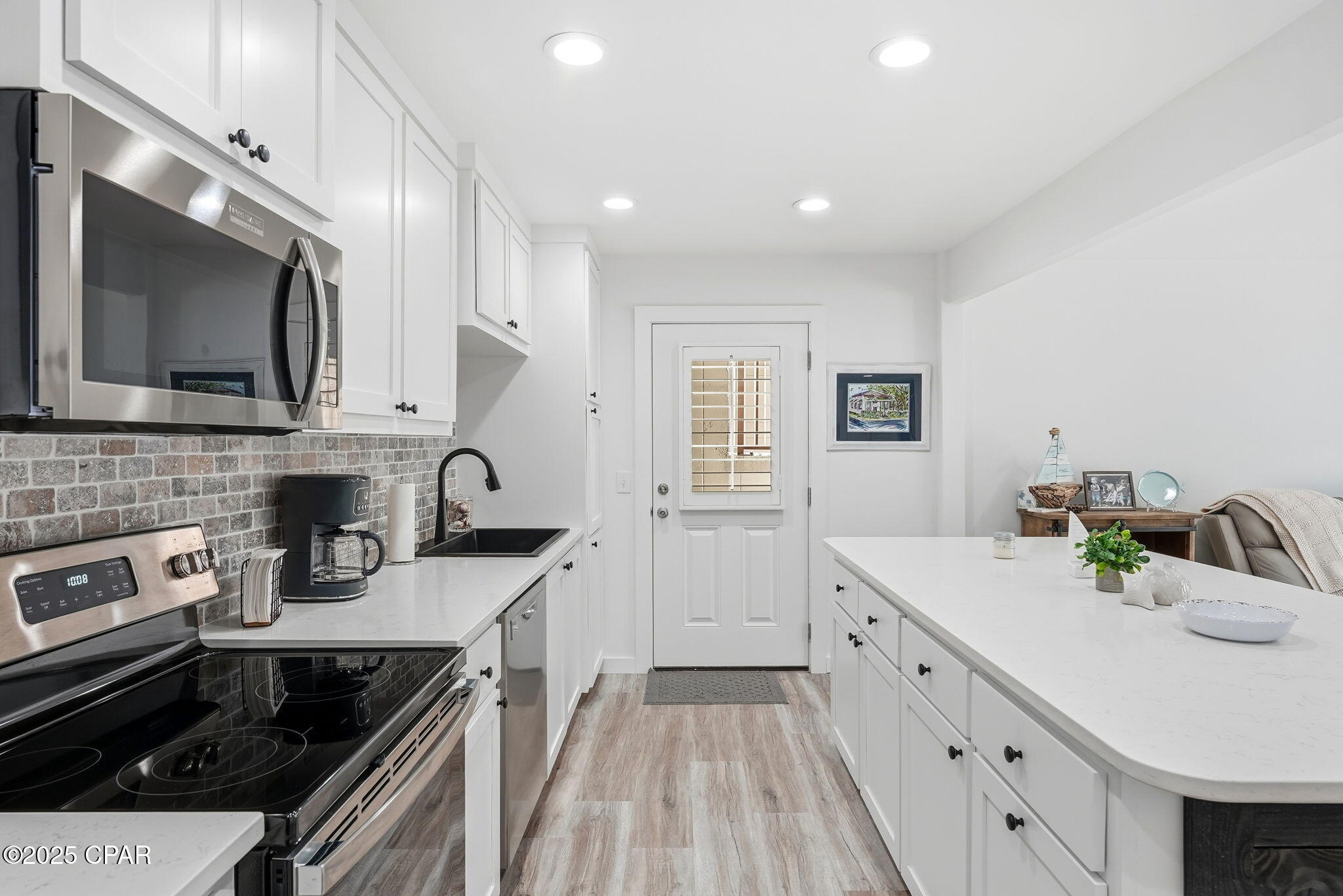 Image 5 For 2100 Beach Drive A102