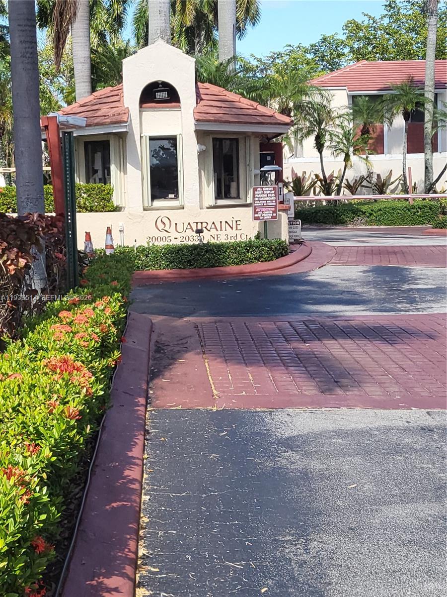 Quatraine Condo IV