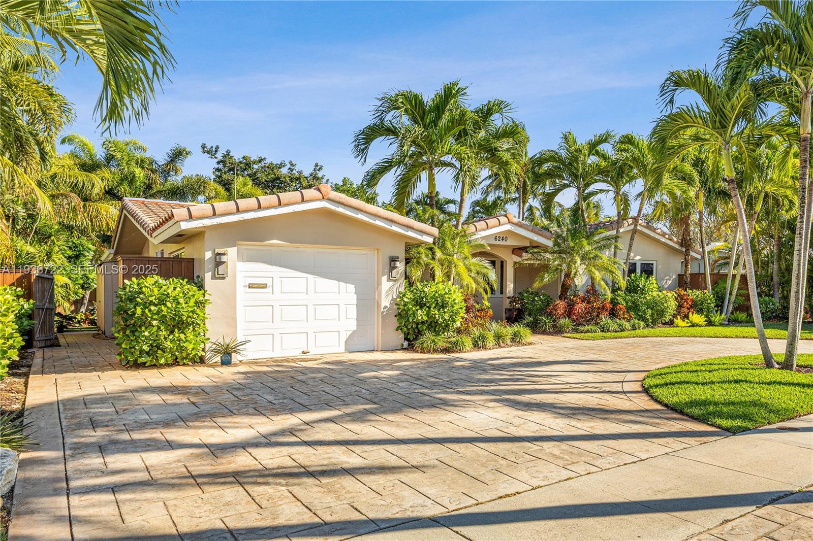 Imperial Point 2 Sec