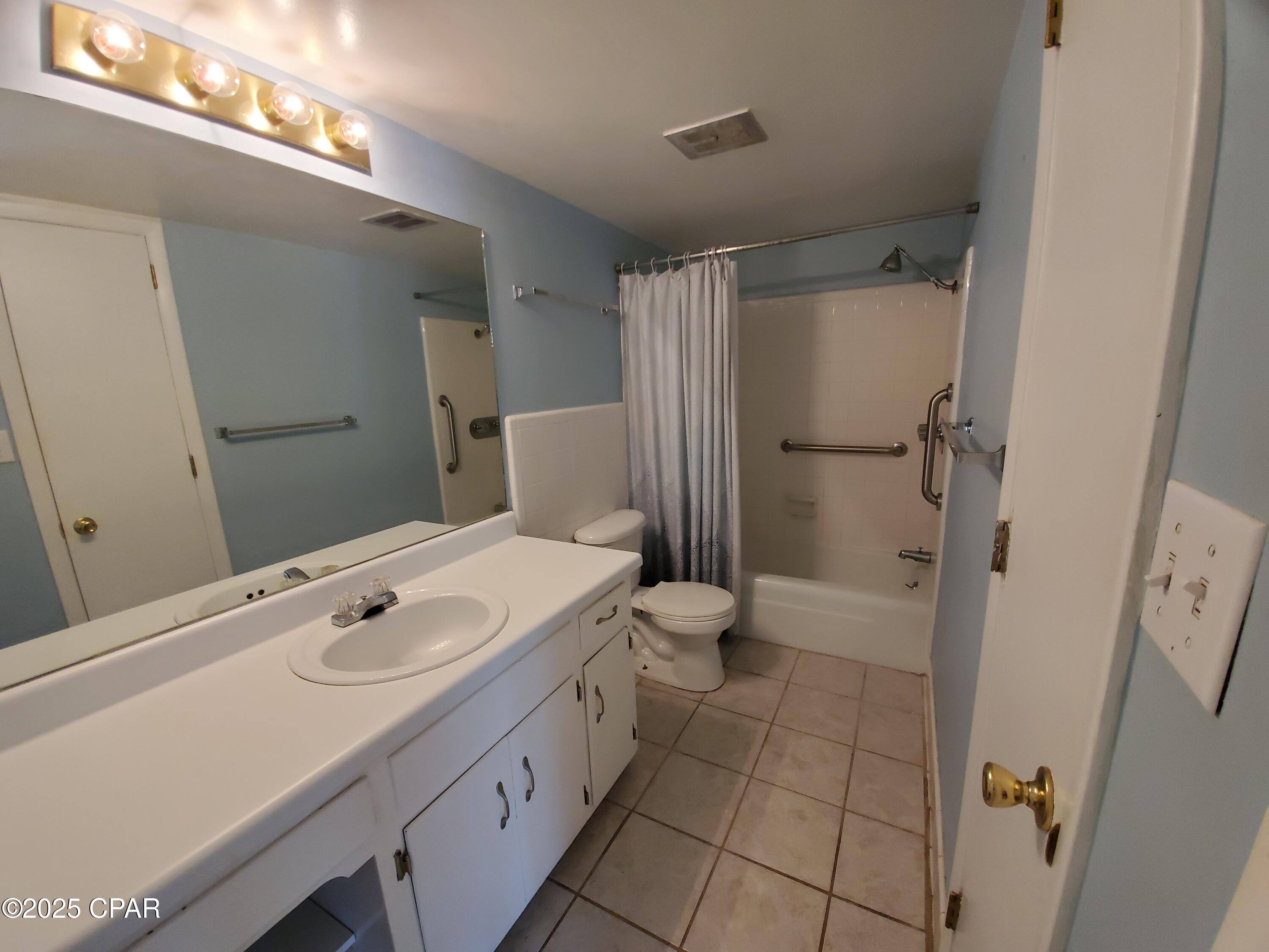 Image 8 For 2100 Beach Drive B102