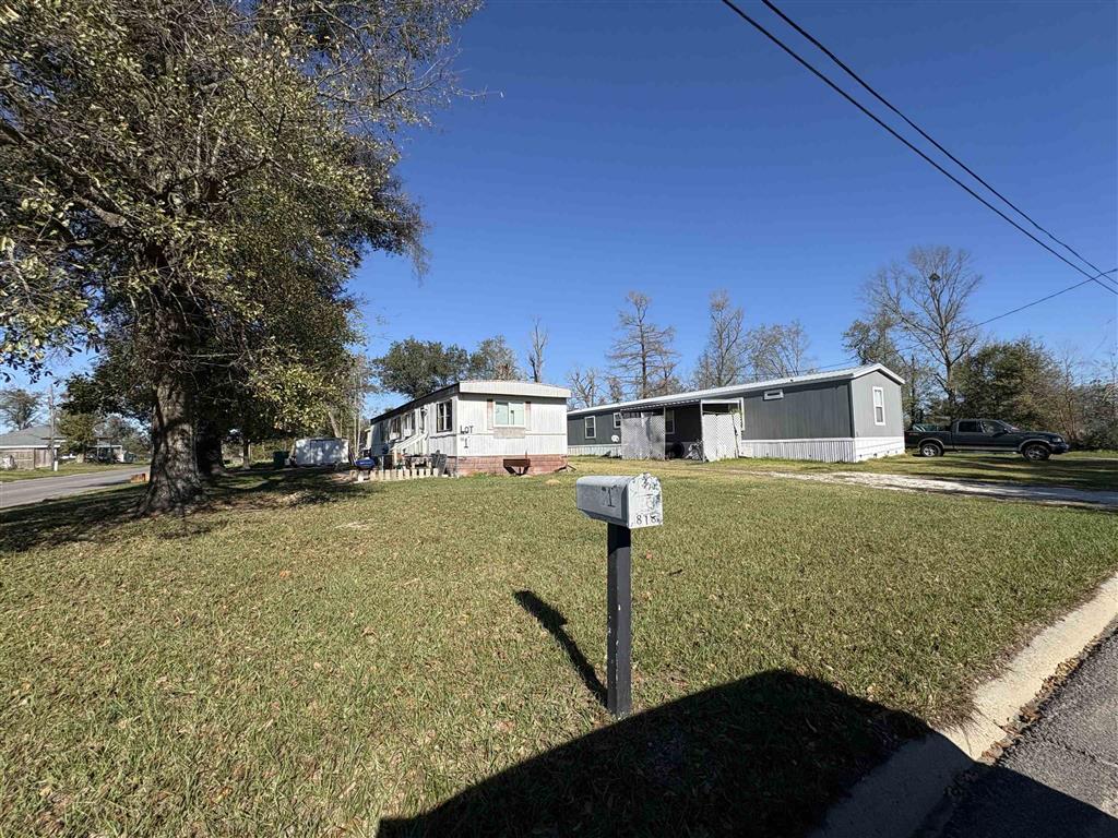 818 Live Oak Street — photo 3