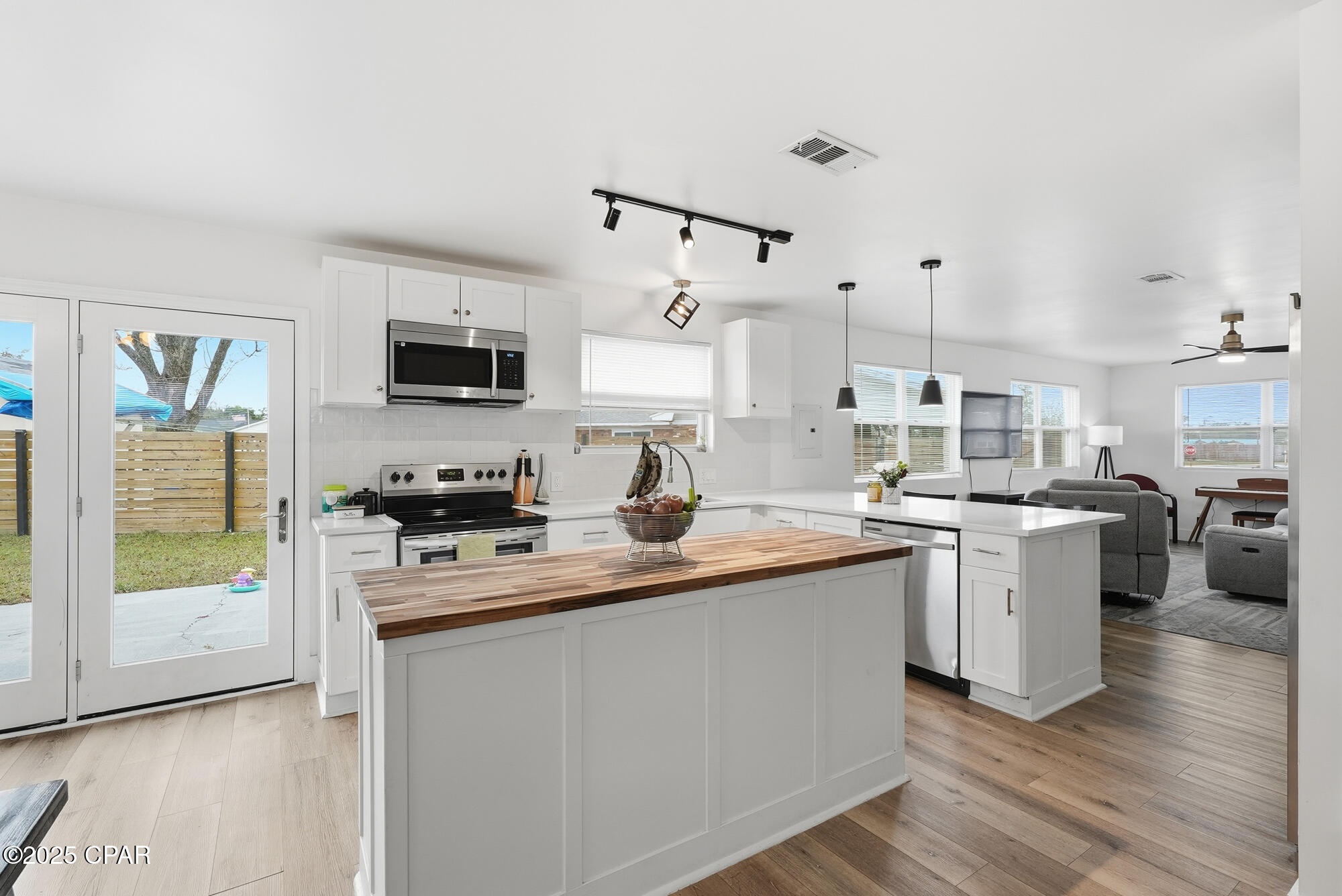 Image 16 For 2009 Brenda Circle