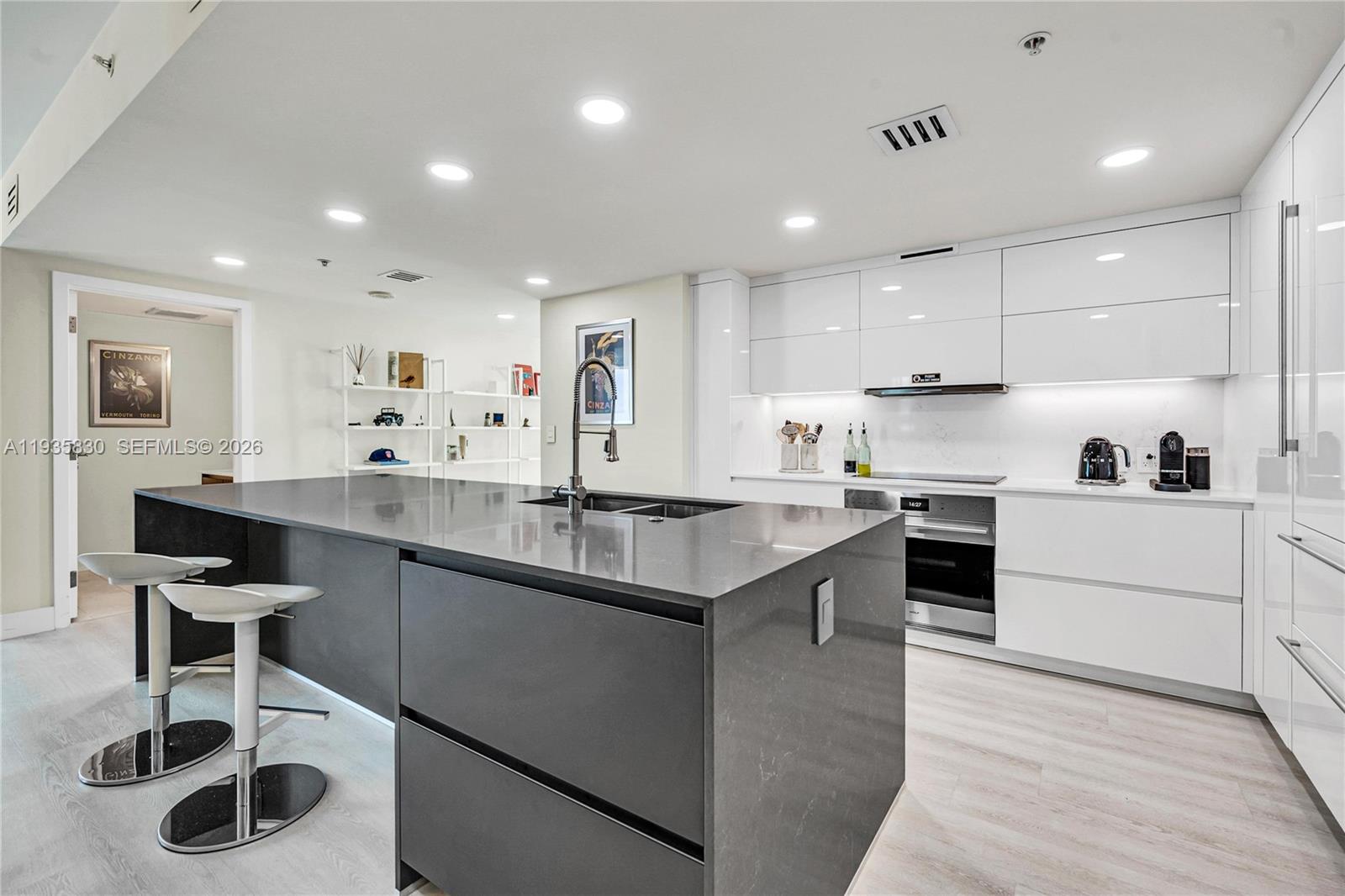 Onyx On The Bay Condo