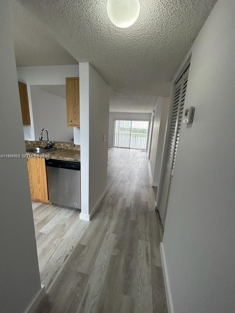 Lakeshore At University P